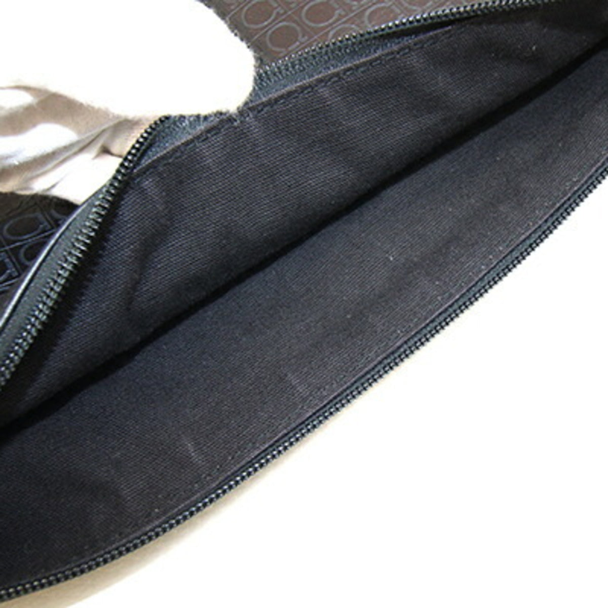 Salvatore Ferragamo Black Leather Shoulder Bag (Pre-Owned)
