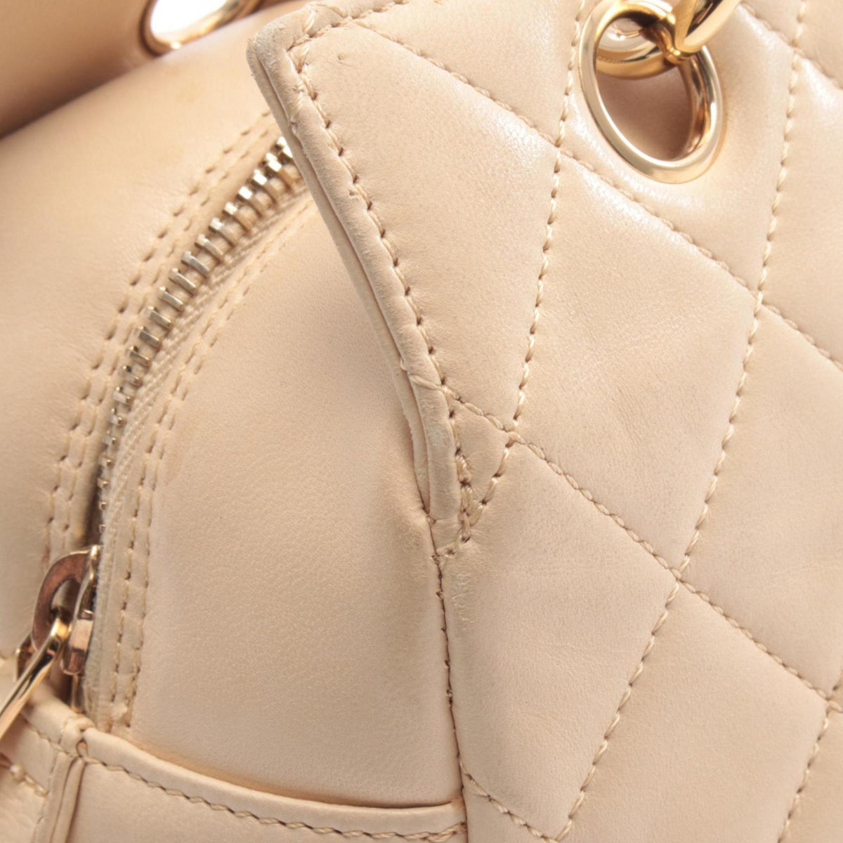 Chanel Beige Leather Handbag Shoulder Bag (Pre-Owned)