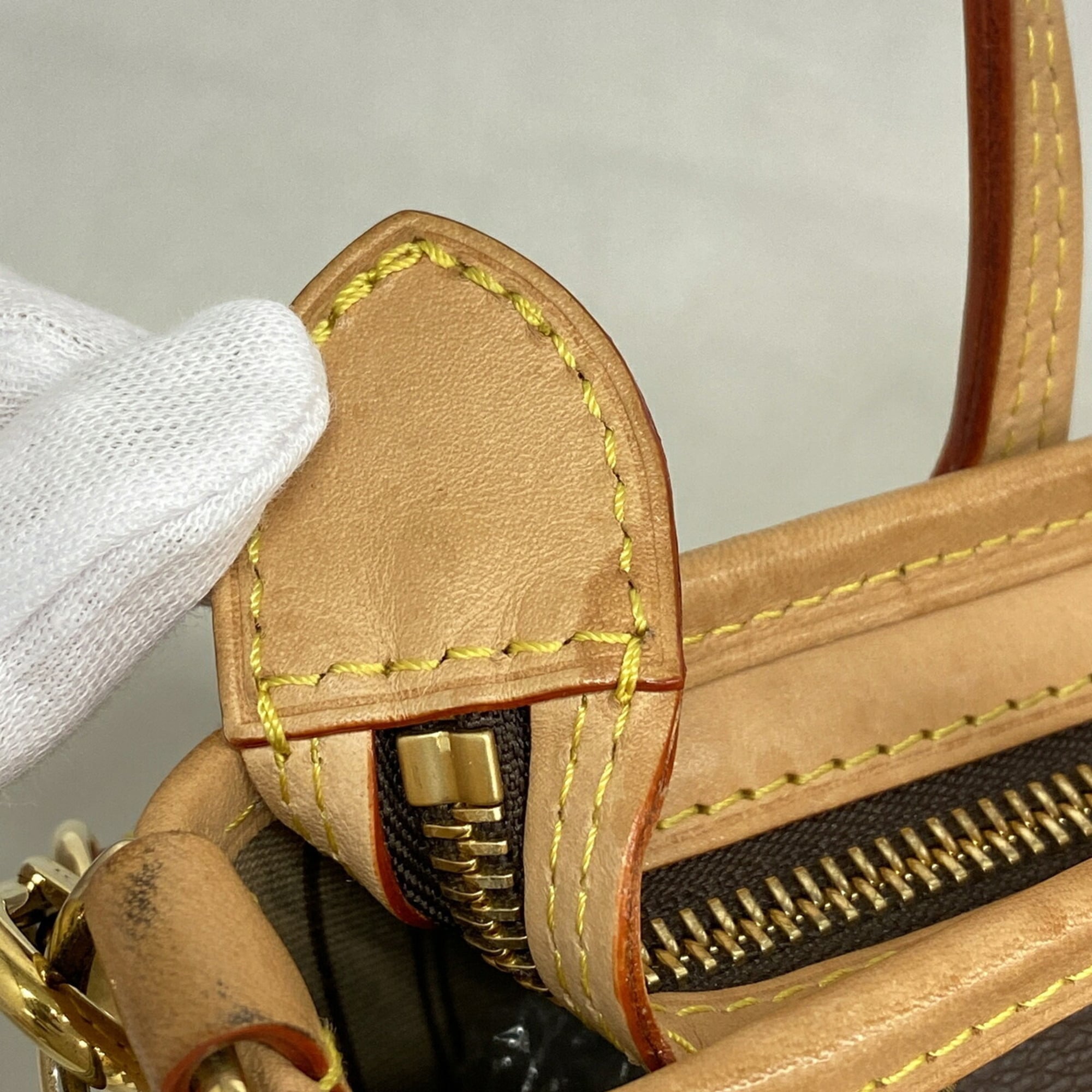 Louis Vuitton Brown Handbag (Pre-Owned)