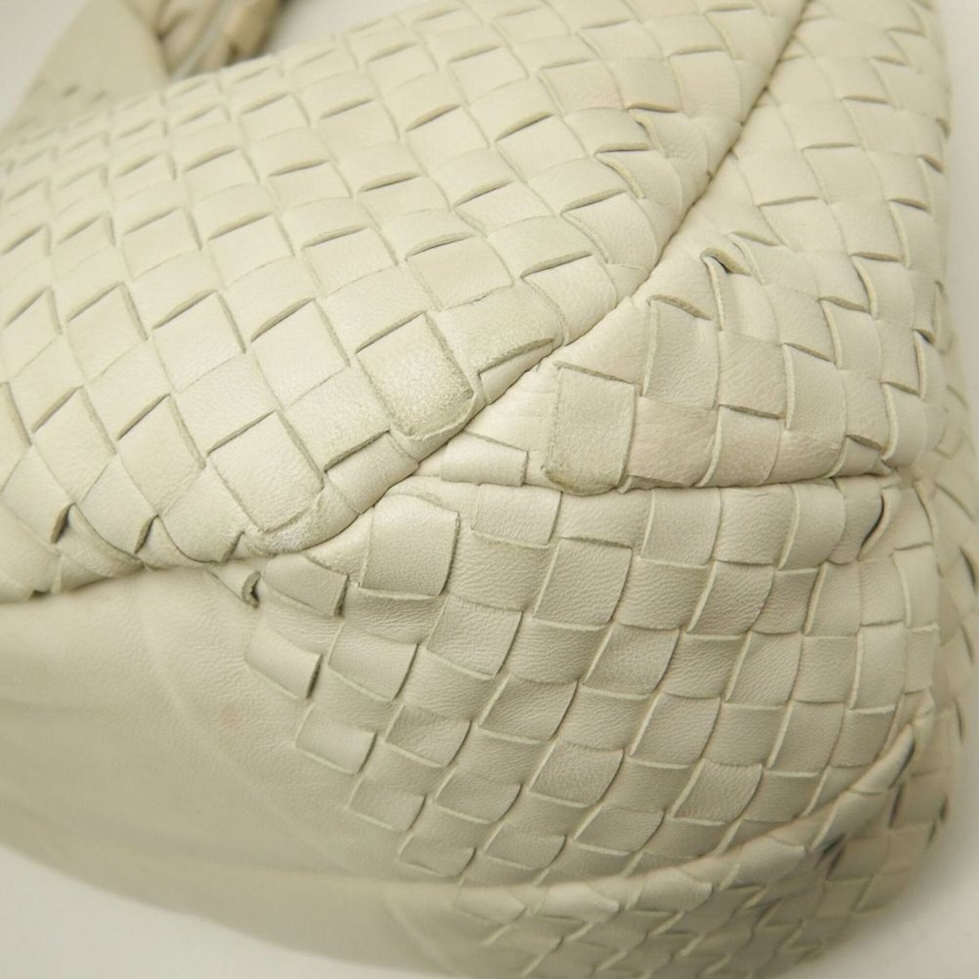 Bottega Veneta Intrecciato Ivory Leather Shoulder Bag (Pre-Owned)