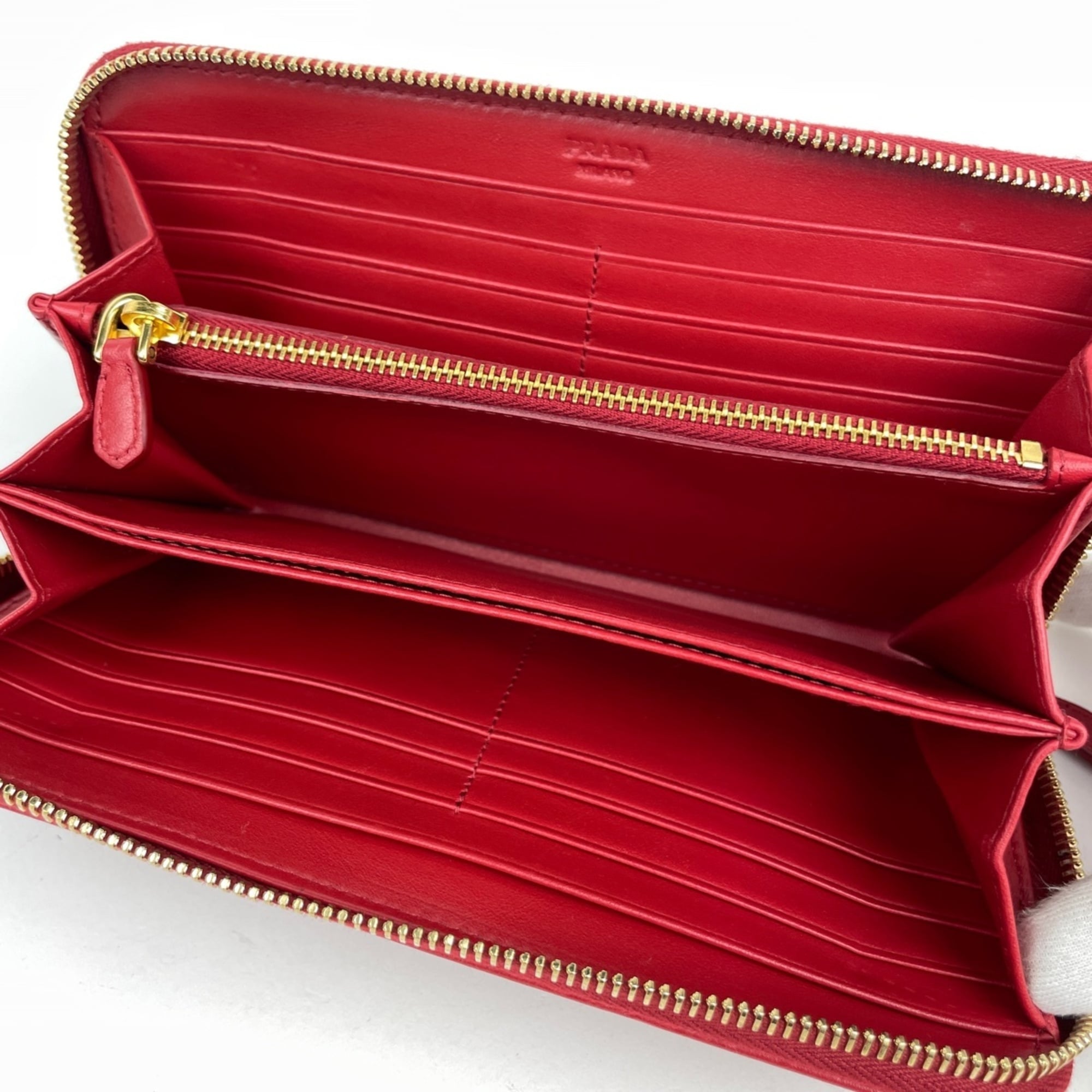 Prada Red Color Canvas Leather Long Wallet (Bi-Fold) (Pre-Owned)