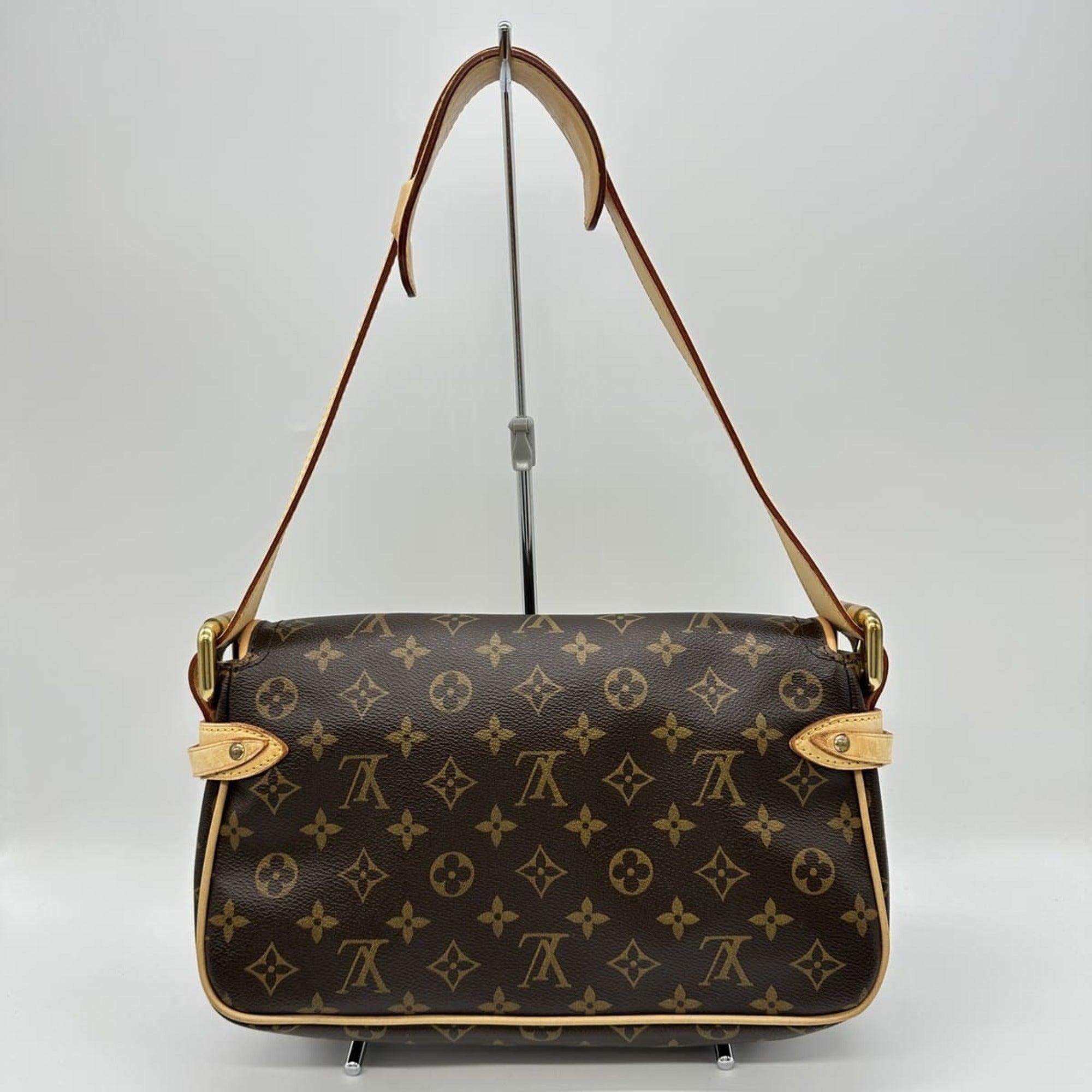 Louis Vuitton Brown Monogram Monogram Shoulder Bag (Pre-Owned)
