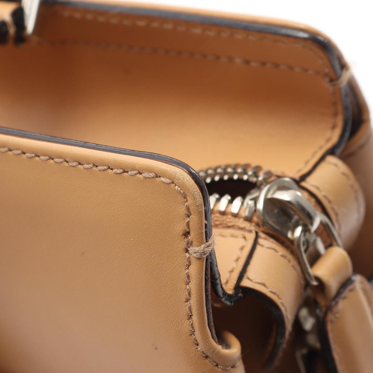 Salvatore Ferragamo Beige Leather Handbag (Pre-Owned)