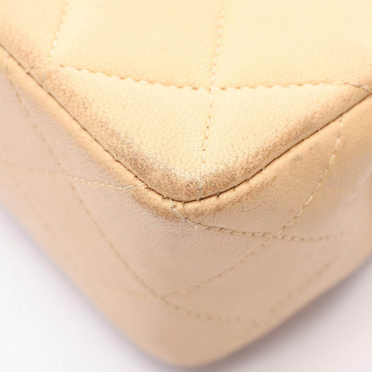 Chanel Matelasse Beige Leather Handbag Shoulder Bag (Pre-Owned)