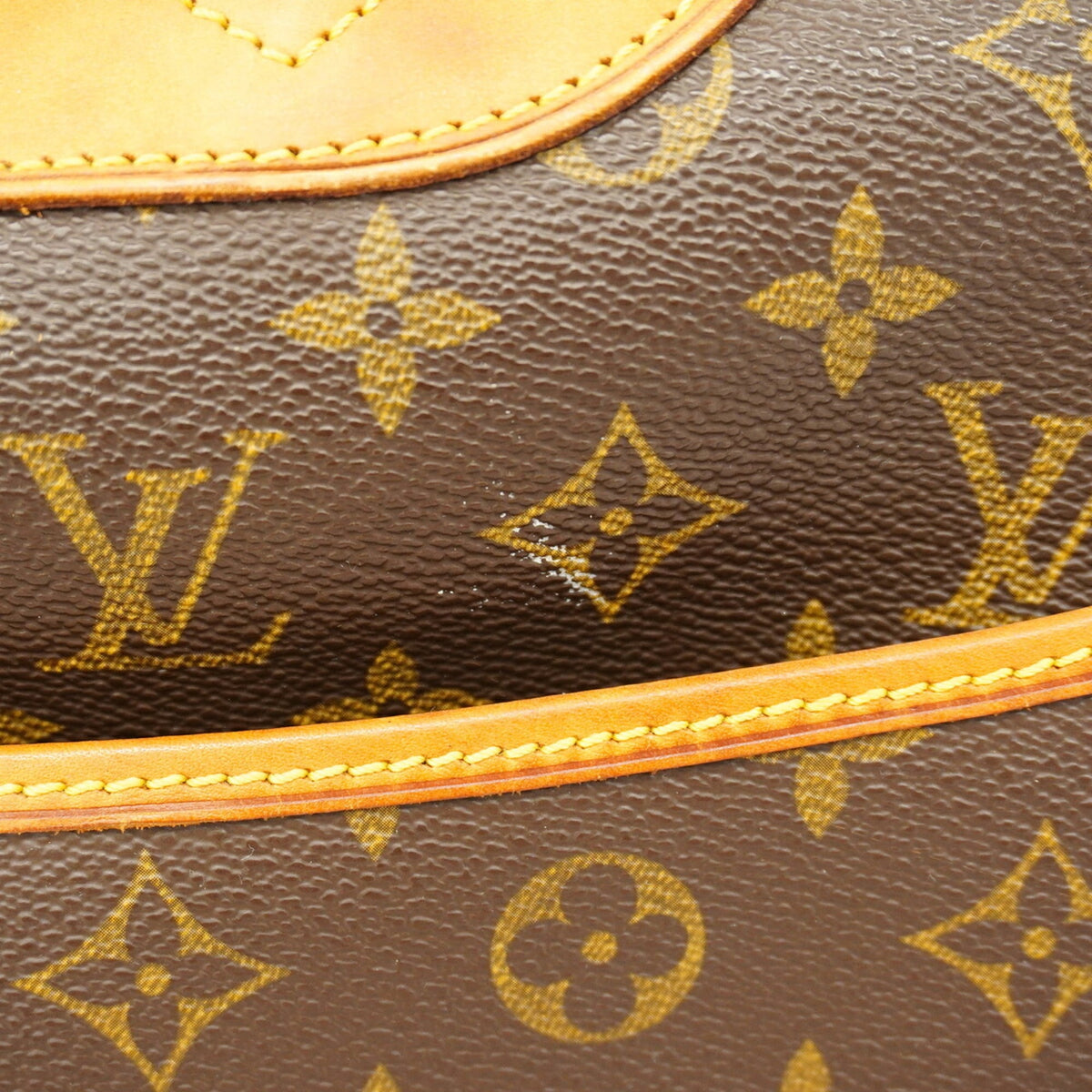Louis Vuitton Brown Handbag (Pre-Owned)