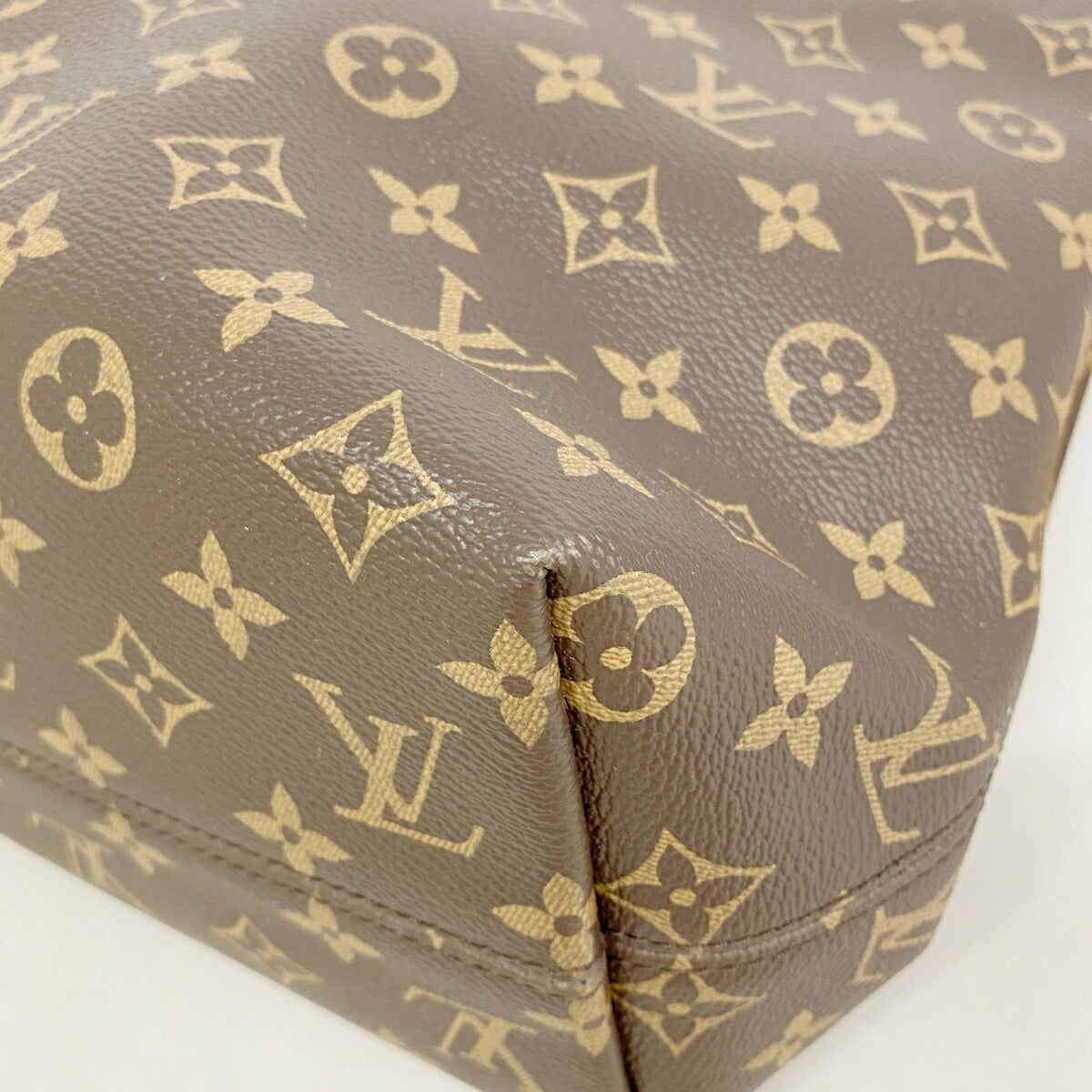 Louis Vuitton Beige Shoulder Bag (Pre-Owned)