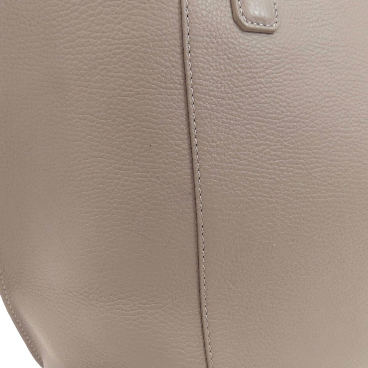 Tod's Gray Leather Tote Bag (Pre-Owned)
