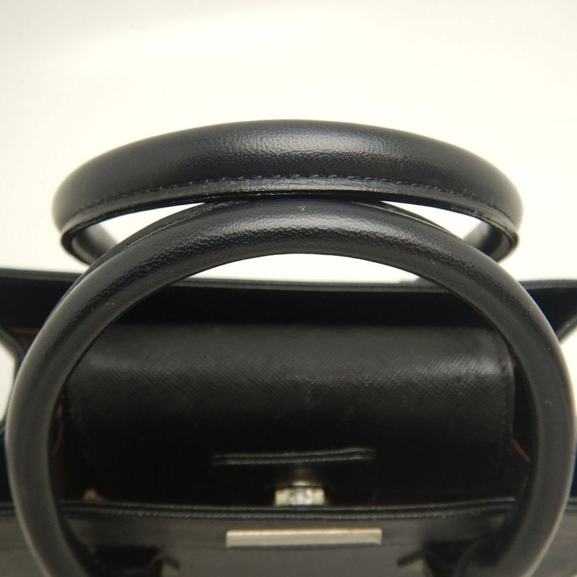 Burberry Black Leather Handbag (Pre-Owned)