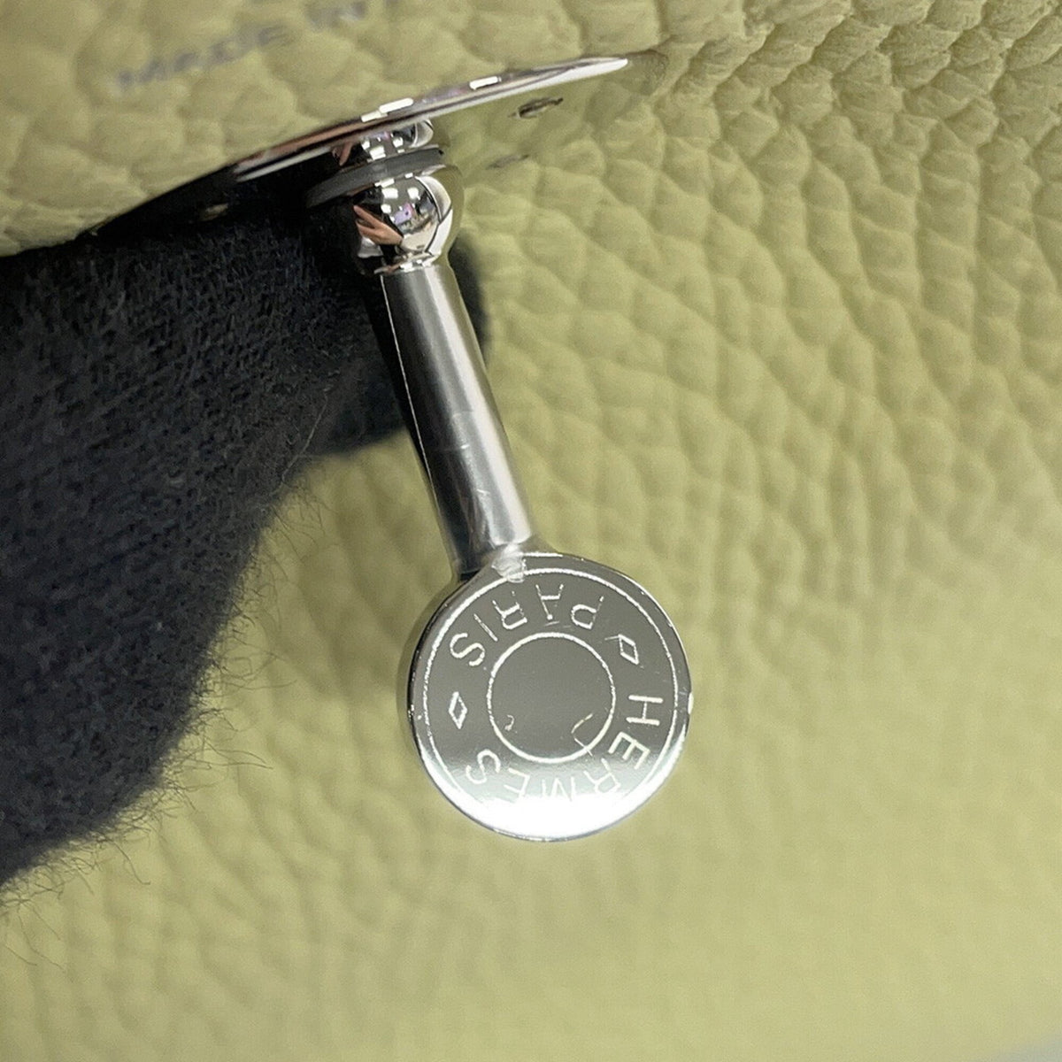 Hermes Cream Taurillon Clemence Leather Handbag (Pre-Owned)