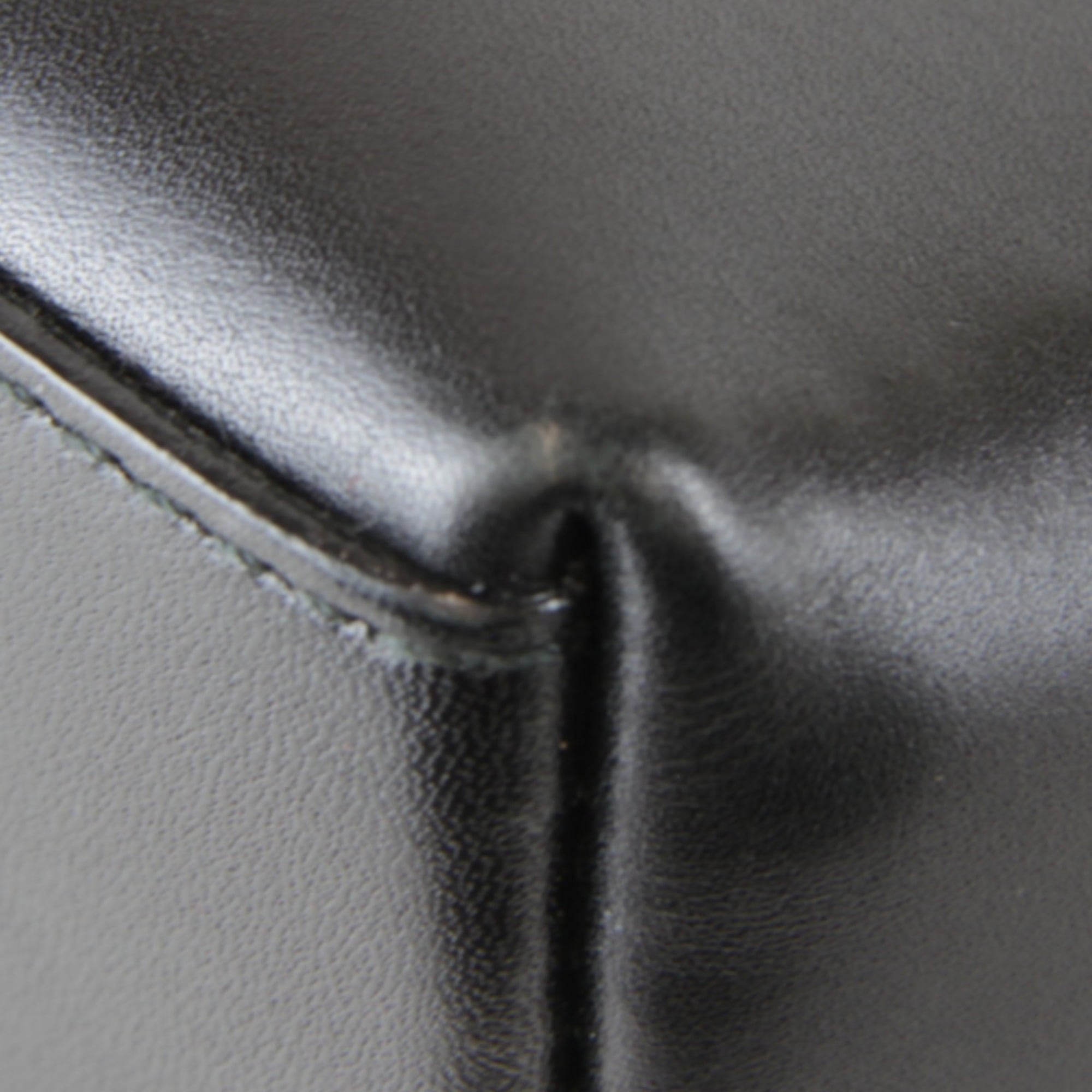 Gucci Black Leather Shoulder Bag (Pre-Owned)