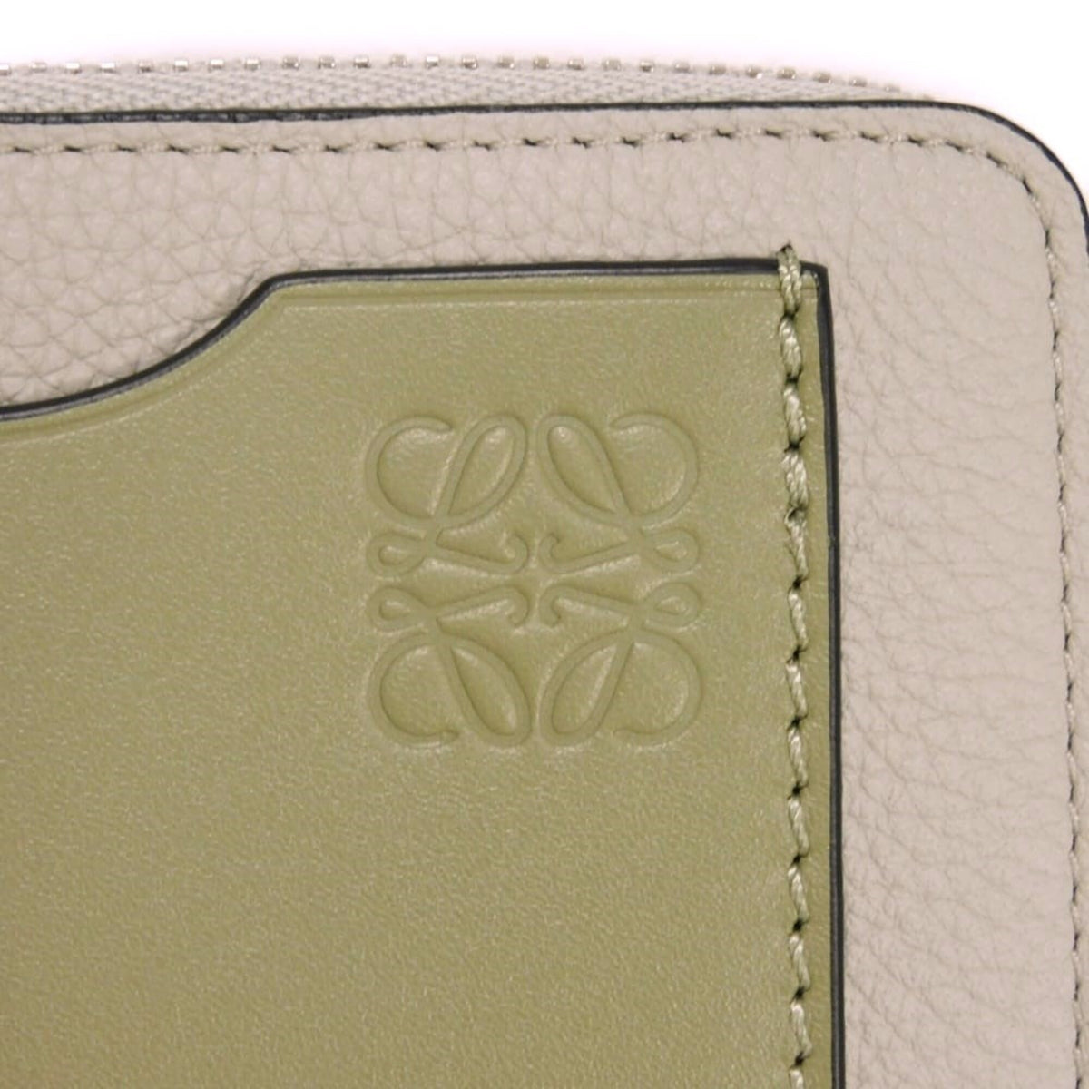 Loewe Gray Leather Coin Purse/Coin Case (Pre-Owned)