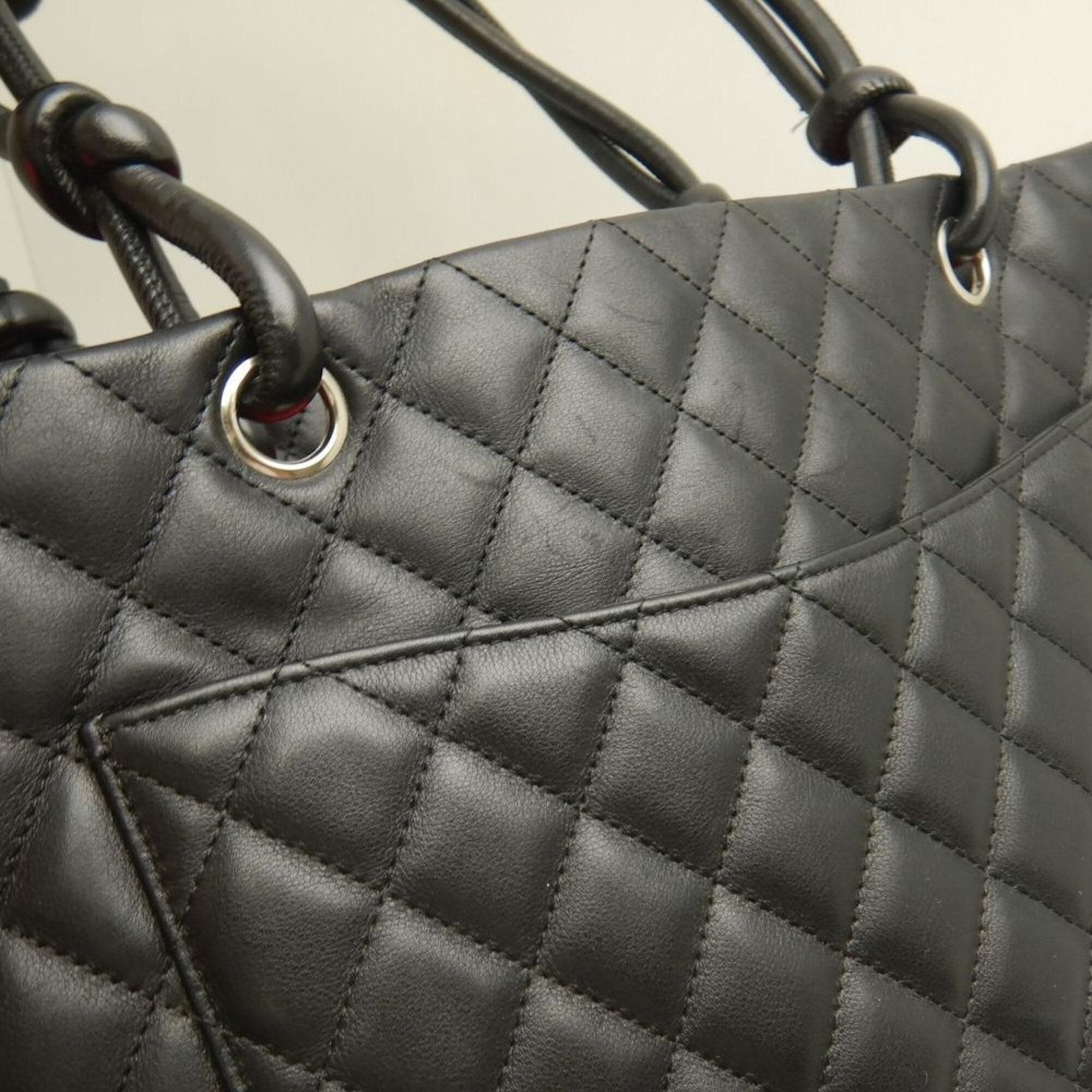 Chanel Black White Leather Tote Bag (Pre-Owned)