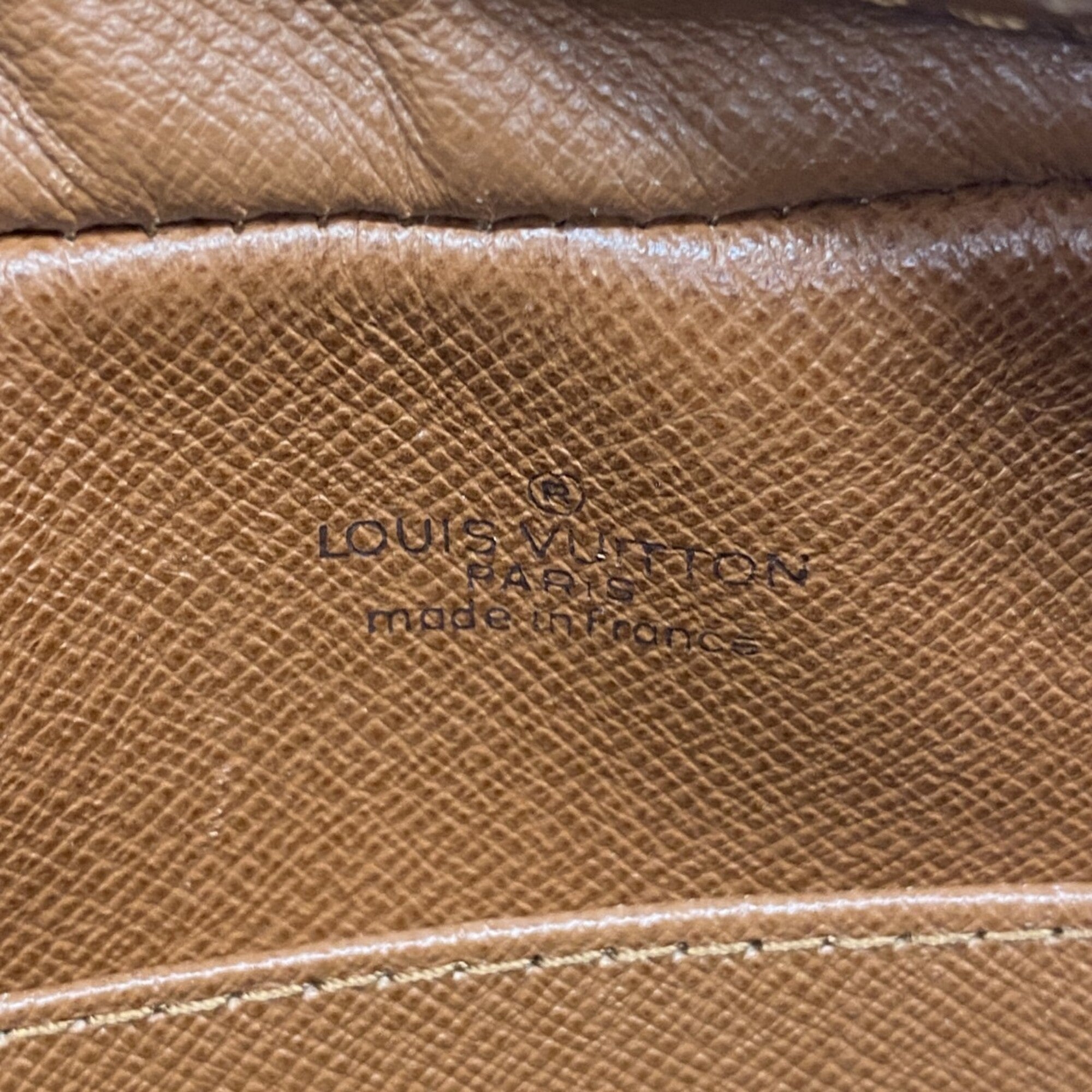 Louis Vuitton Brown Clutch Bag (Pre-Owned)