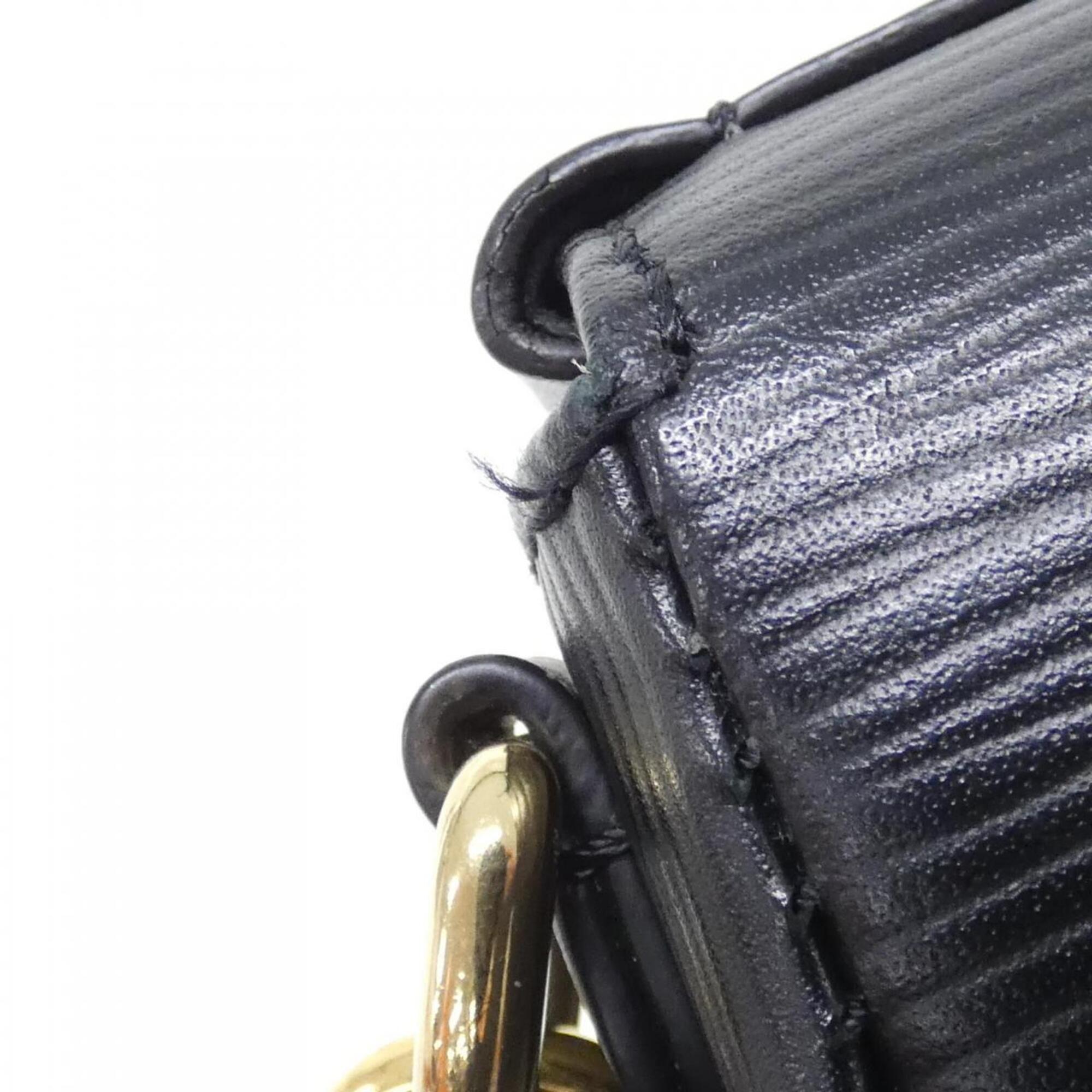 Louis Vuitton Black Leather Shoulder Bag (Pre-Owned)