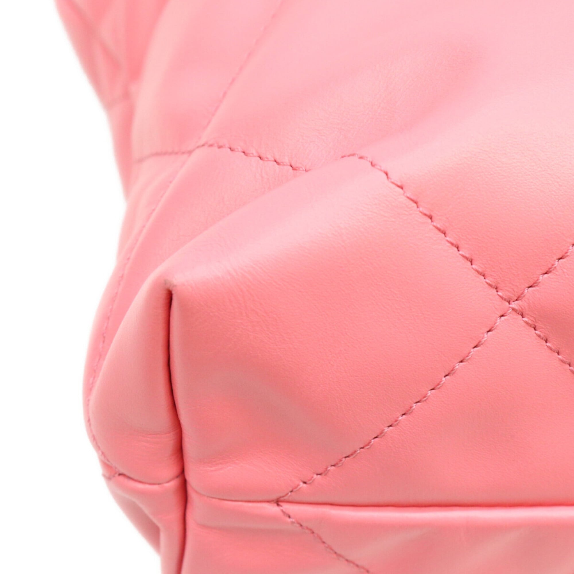 Chanel Pink Leather Shoulder Bag (Pre-Owned)