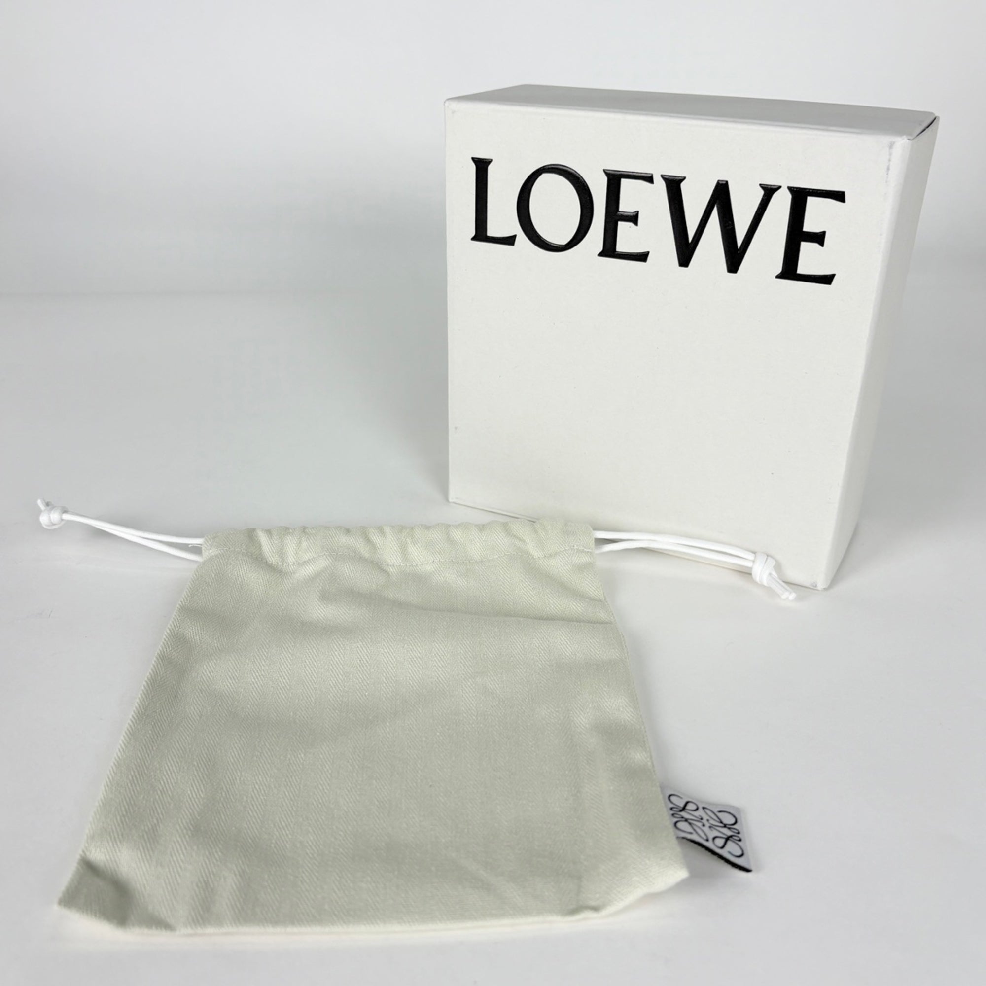 Loewe Grayish Leather Wallet (Tri-Fold) (Pre-Owned)