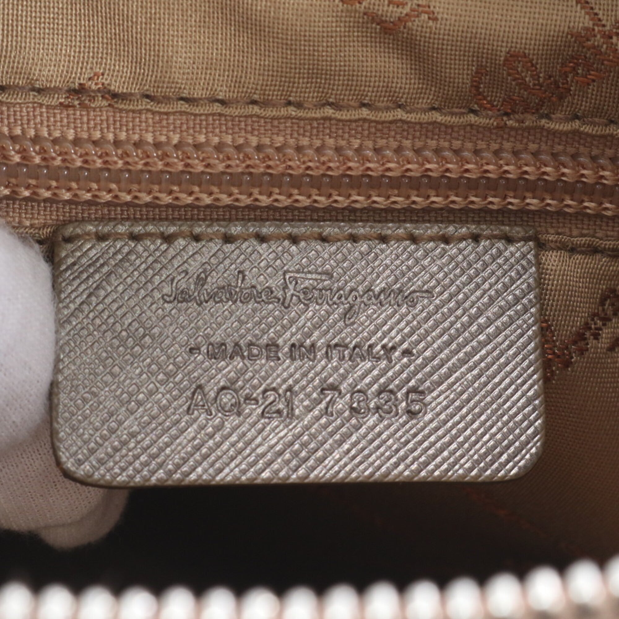 Salvatore Ferragamo Gancini Beige Gray Leather Handbag Shoulder Bag (Pre-Owned)