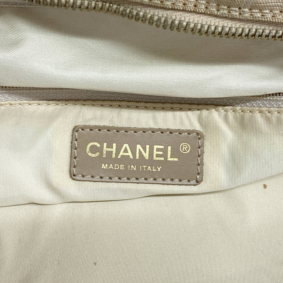 Chanel Beige Nylon Handbag (Pre-Owned)