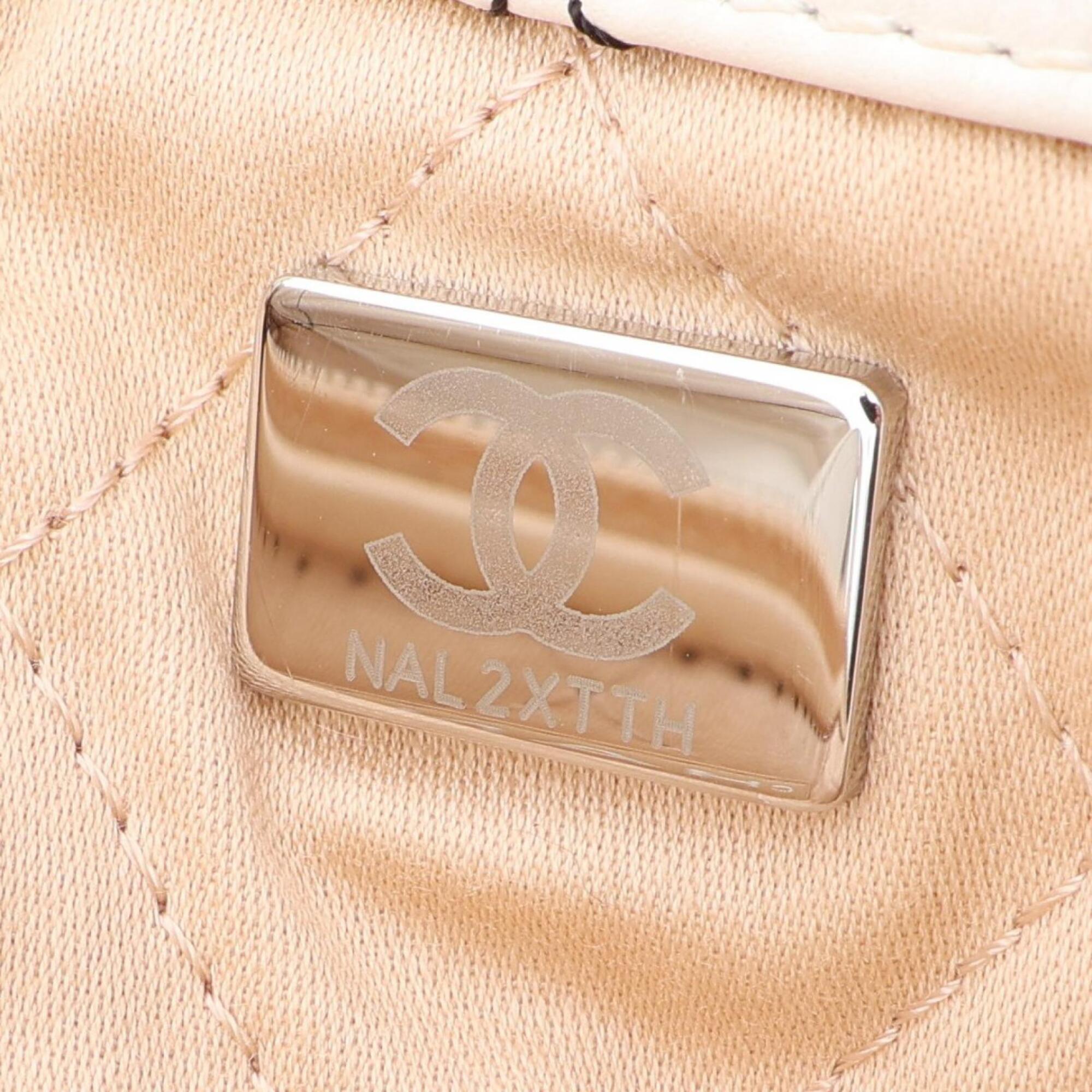 Chanel White Leather Backpack (Pre-Owned)