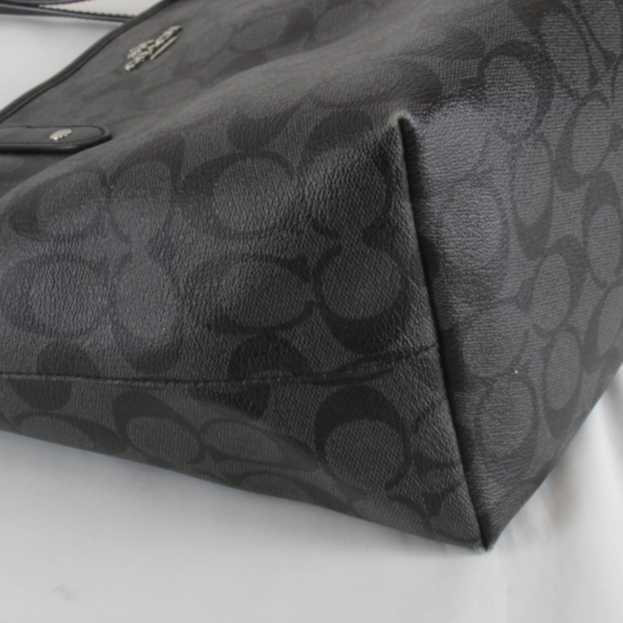 Coach Signature Black Leather Tote Bag (Pre-Owned)