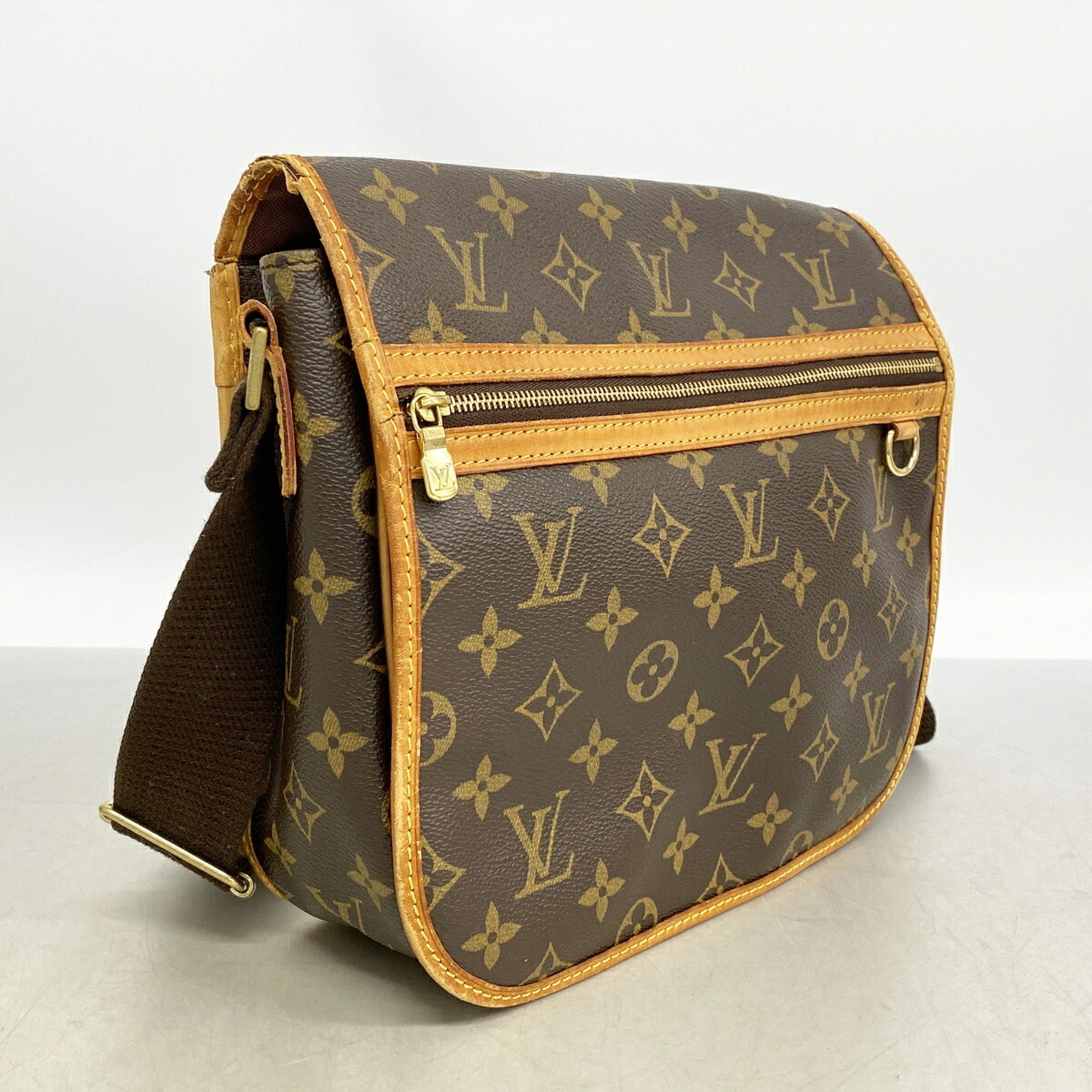 Louis Vuitton Brown Shoulder Bag (Pre-Owned)
