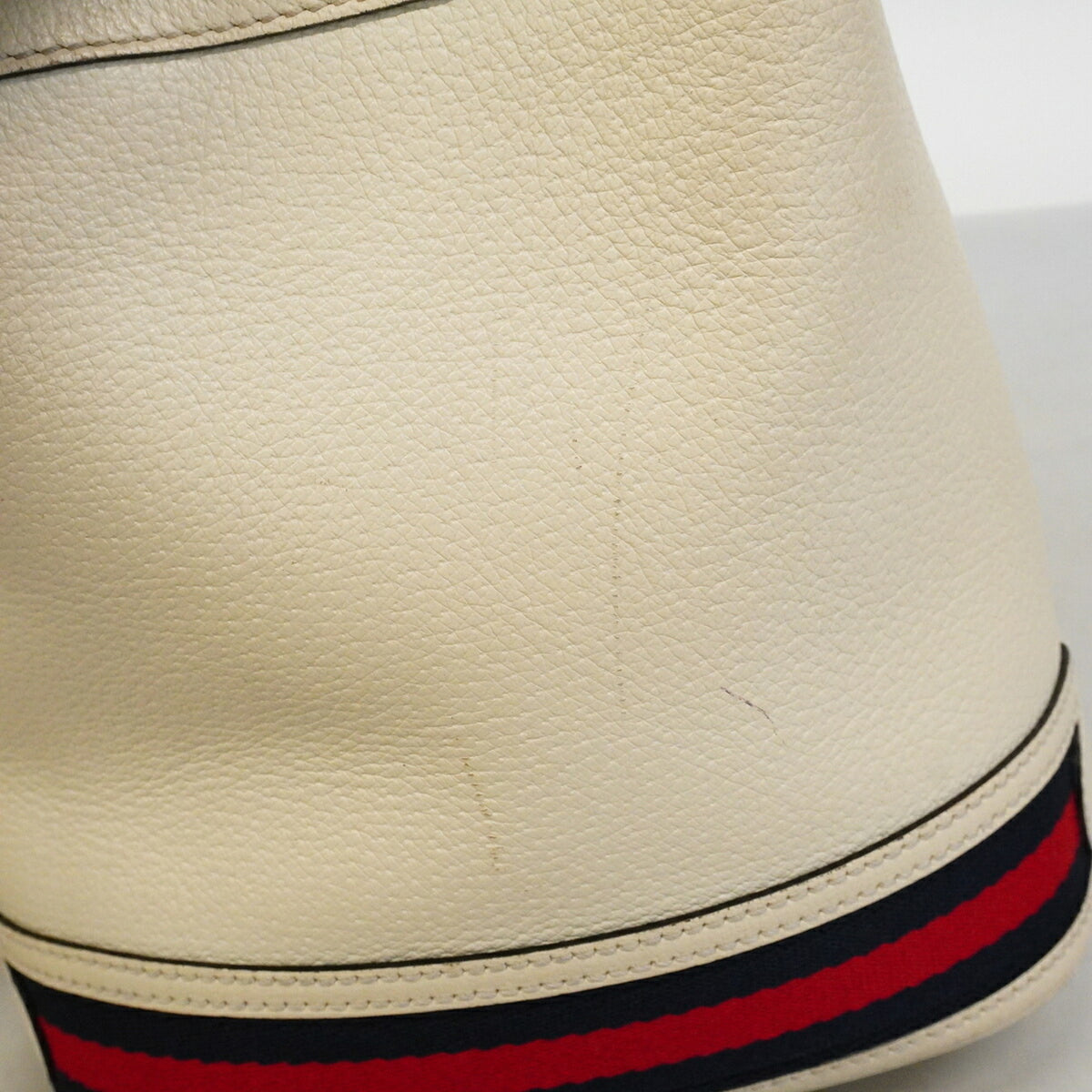 Gucci White Leather Handbag (Pre-Owned)