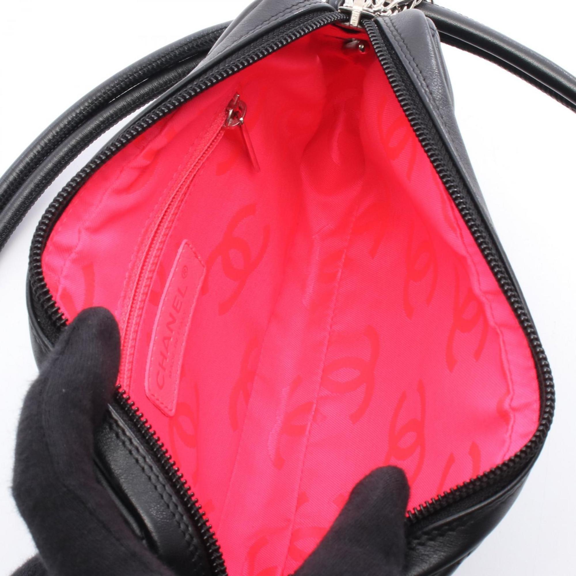 Chanel Black Leather Handbag (Pre-Owned)