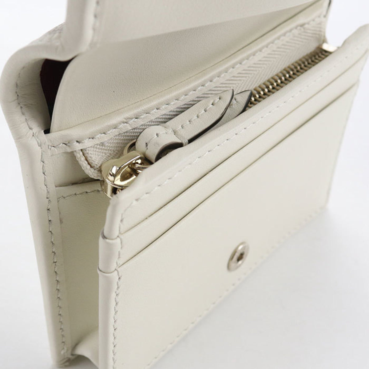 Gucci Beige Fabric Wallet (Bi-Fold) (Pre-Owned)