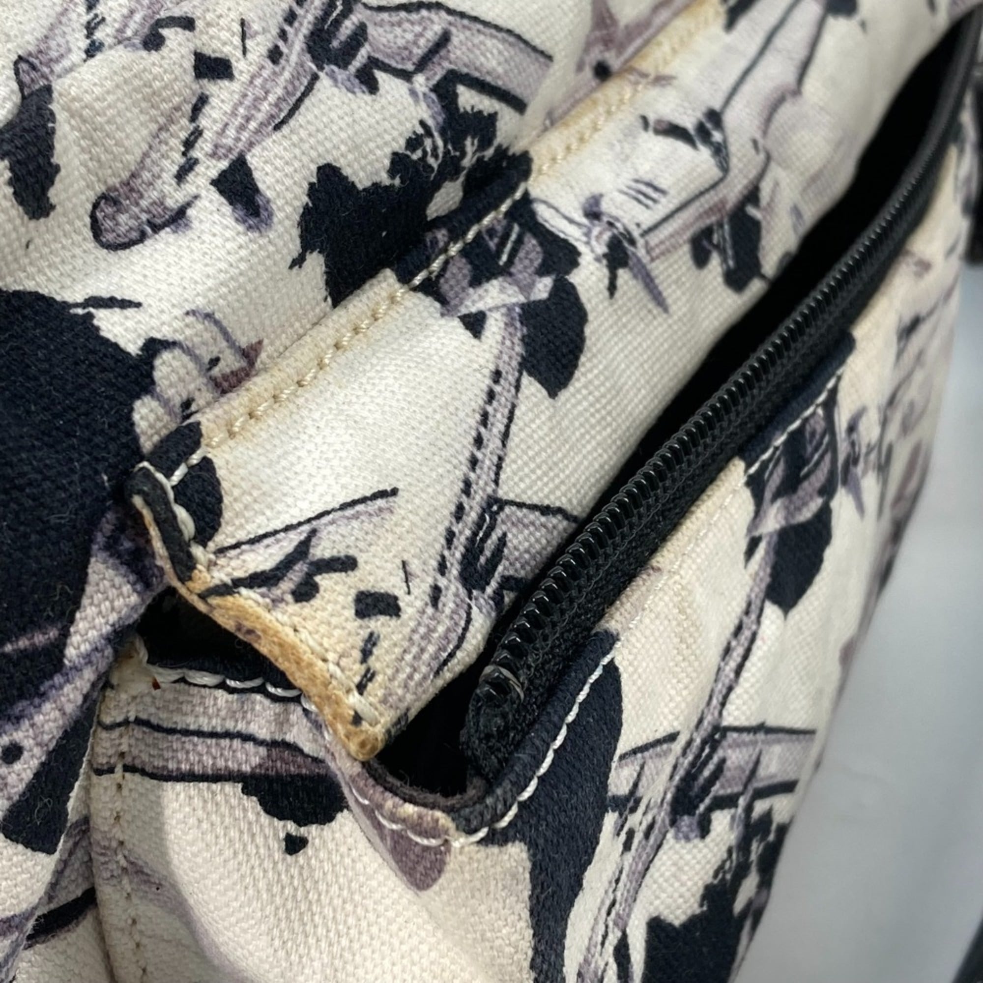 Chanel Black Cloth Shoulder Bag (Pre-Owned)