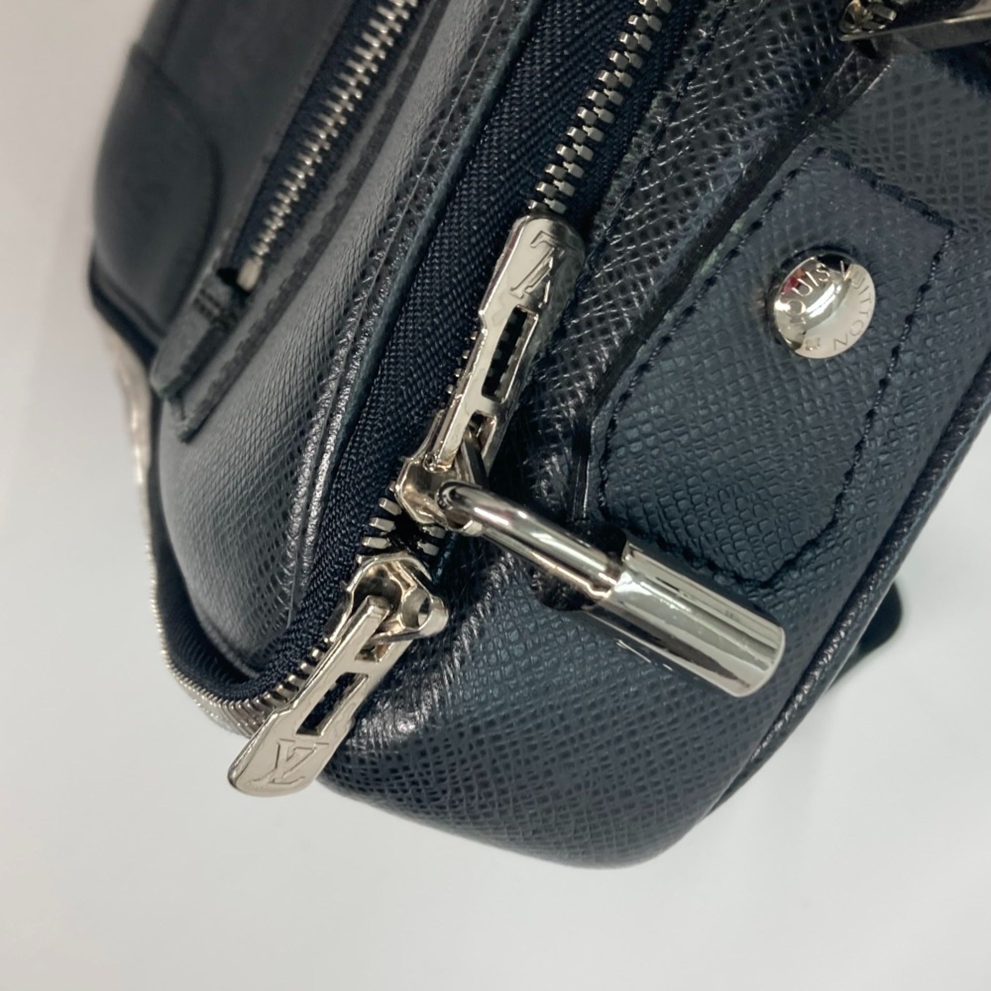 Louis Vuitton Black Leather Briefcase (Pre-Owned)
