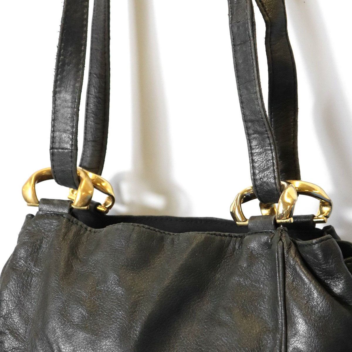 Loewe Black Leather Shoulder Bag (Pre-Owned)