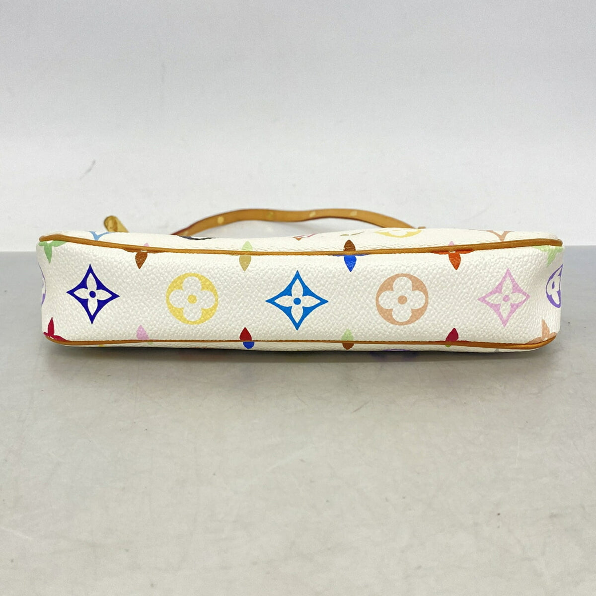 Louis Vuitton Blanc Pouch (Pre-Owned)
