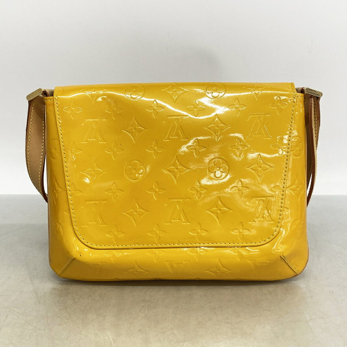 Louis Vuitton Jaune Shoulder Bag (Pre-Owned)