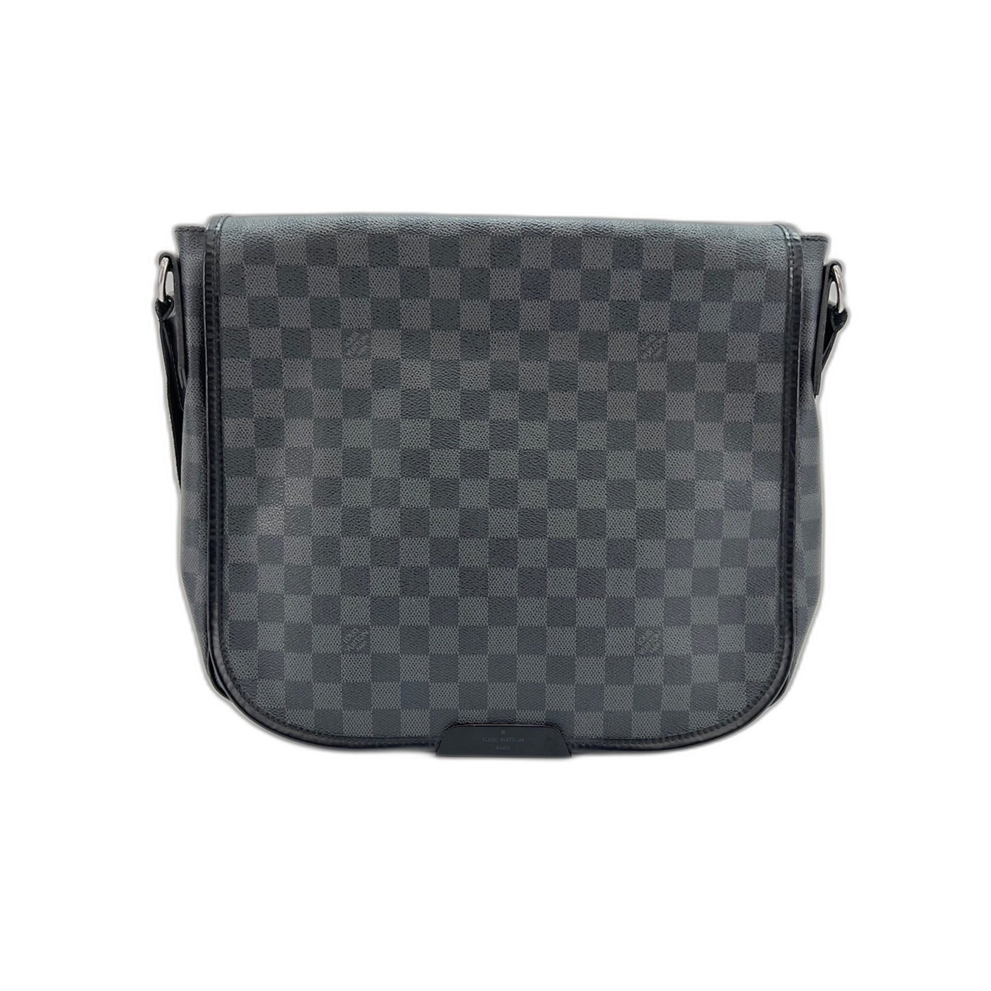 Louis Vuitton Black Shoulder Bag (Pre-Owned)