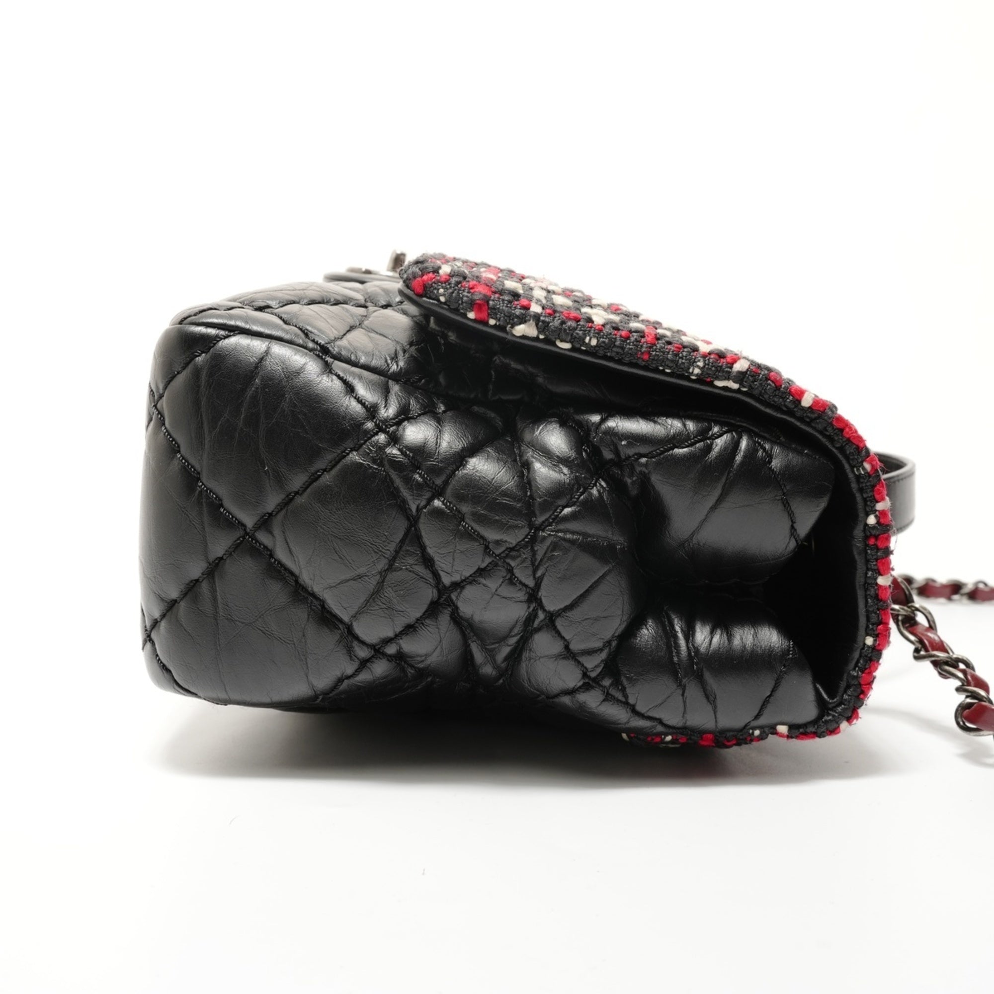 Chanel Matelasse Black Tweed Shoulder Bag (Pre-Owned)