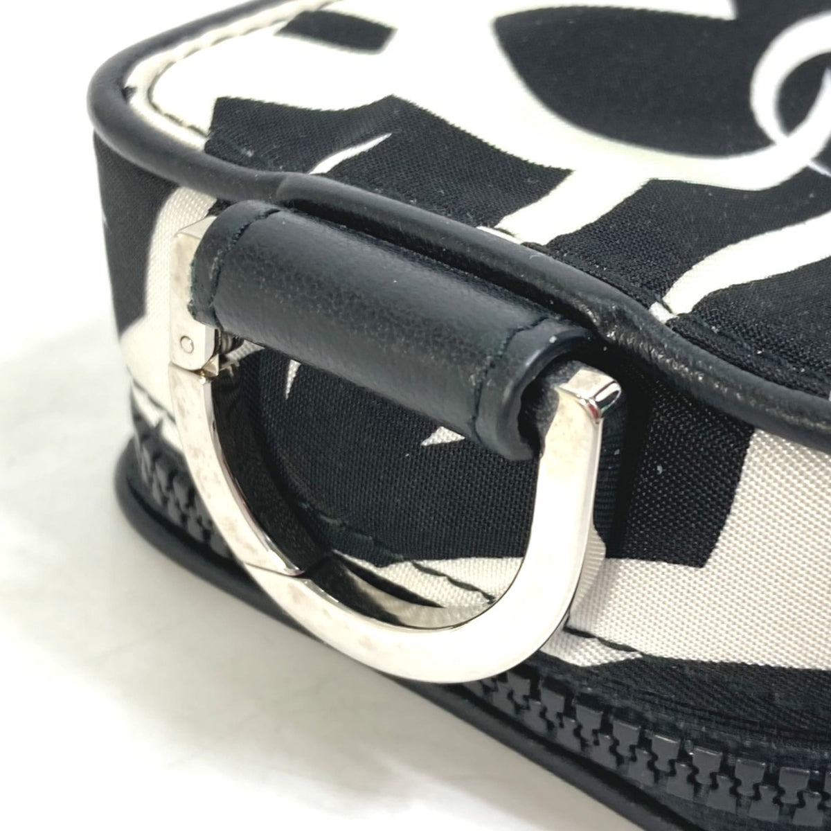 Dior Homme White Cloth Pouch (Pre-Owned)