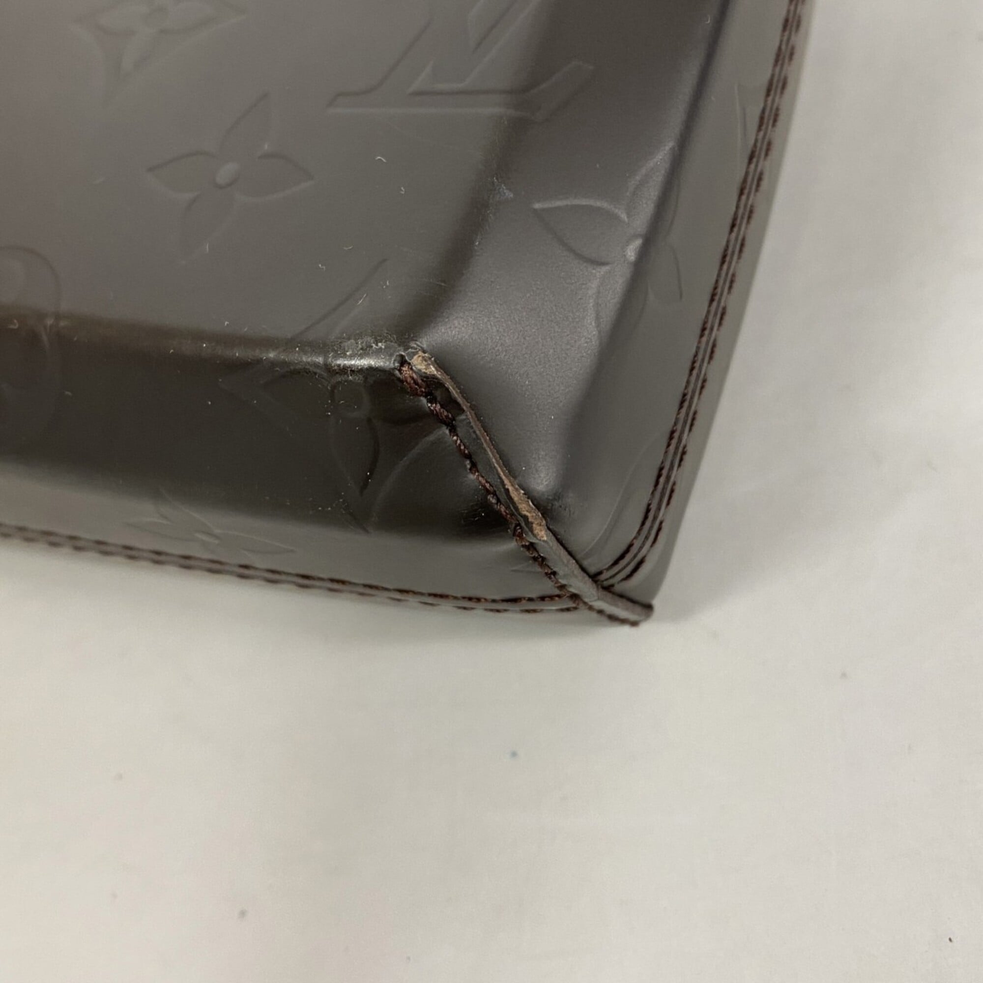 Louis Vuitton Coffee Shoulder Bag (Pre-Owned)
