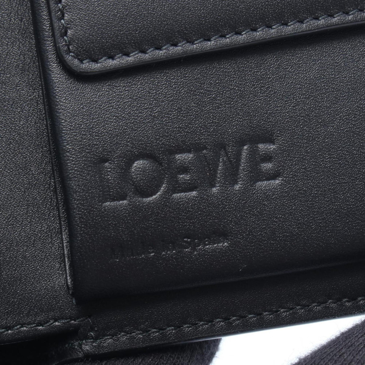 Loewe Green Leather Wallet (Bi-Fold) (Pre-Owned)