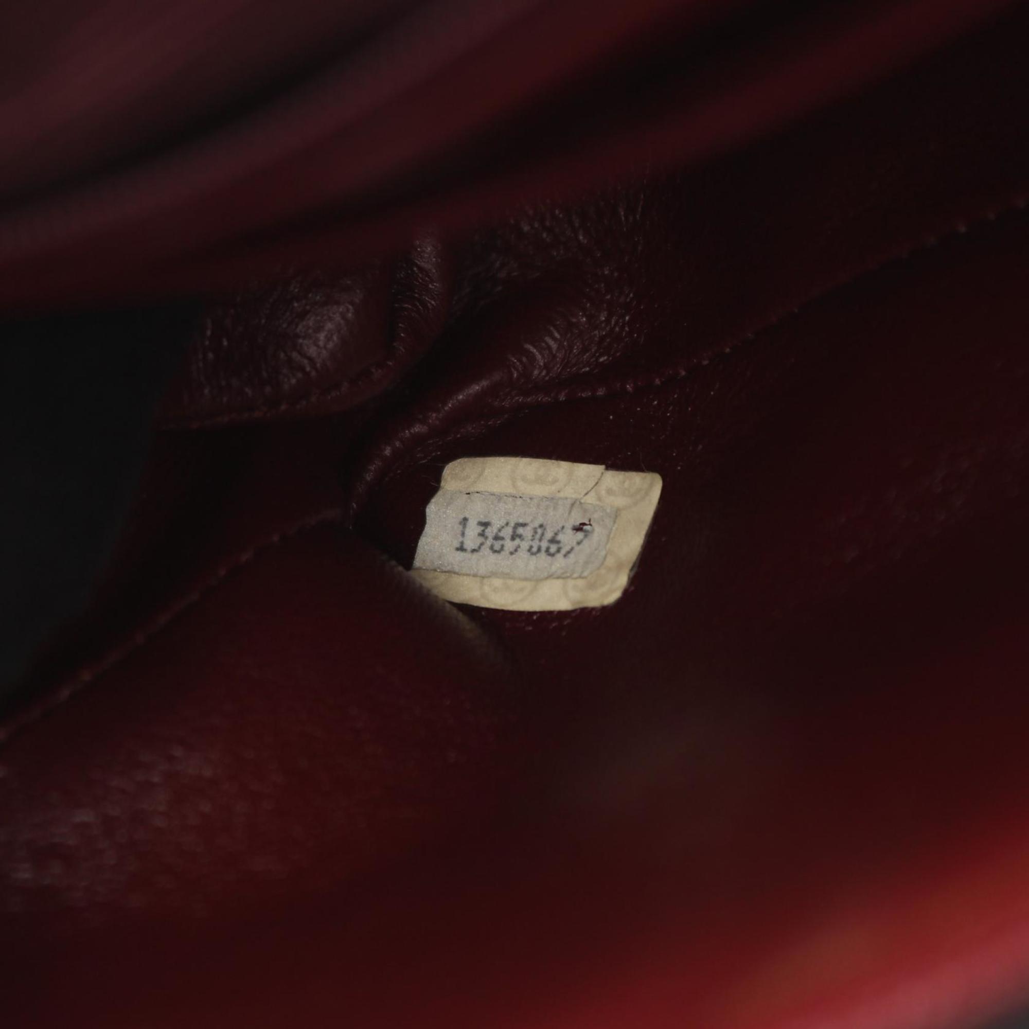 Chanel Black Leather Shoulder Bag (Pre-Owned)