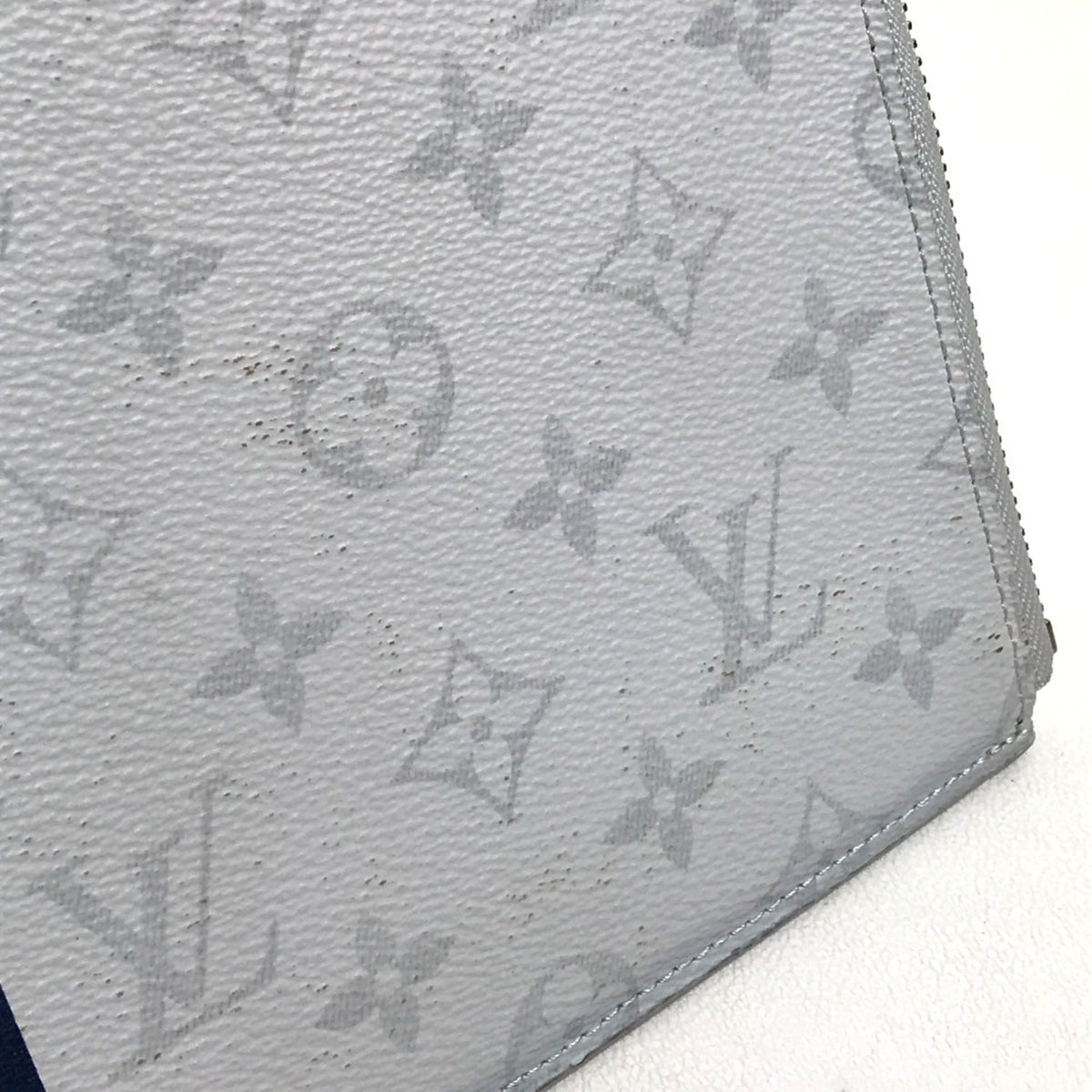 Louis Vuitton Blue Red Color White Monogram Clutch Bag Pochette (Pre-Owned)