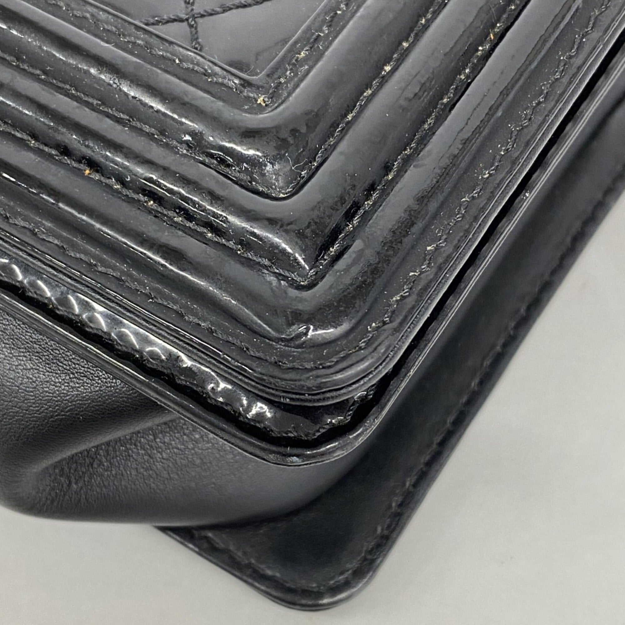 Chanel Black Patent Leather Shoulder Bag (Pre-Owned)