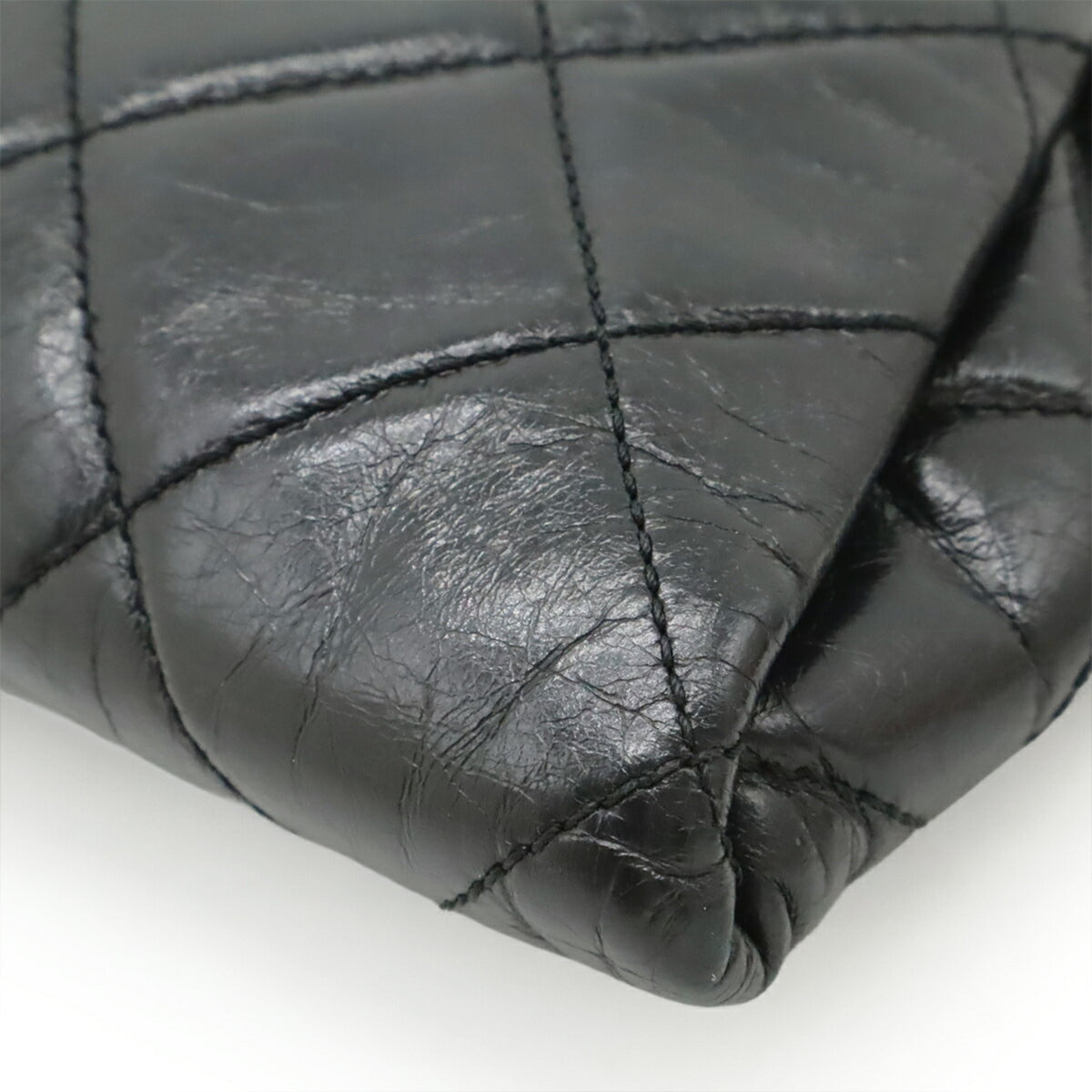 Chanel Black Leather Shoulder Bag (Pre-Owned)