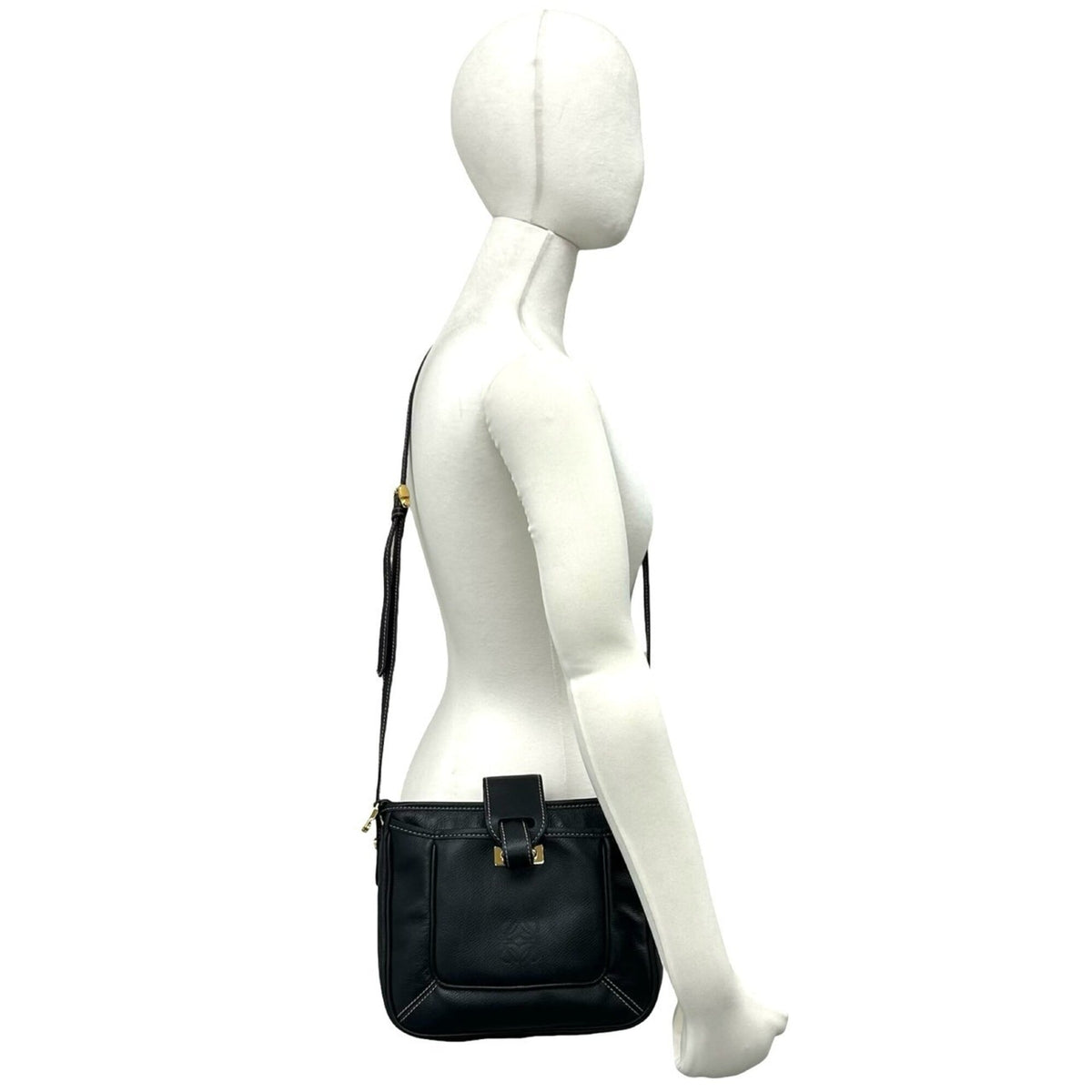 Loewe Black Leather Crossbody Bag Pochette Shoulder Bag (Pre-Owned)