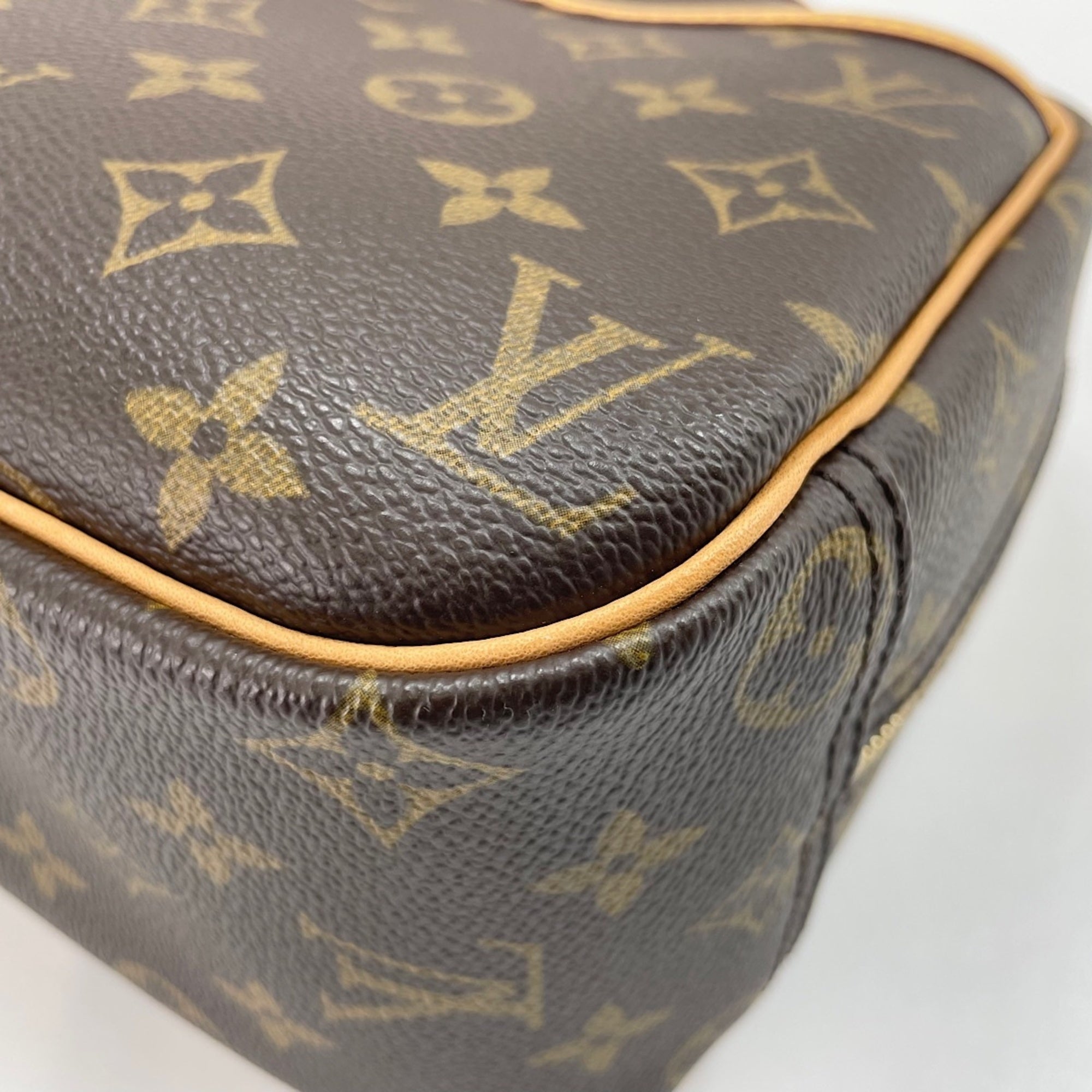 Louis Vuitton Brown Handbag (Pre-Owned)