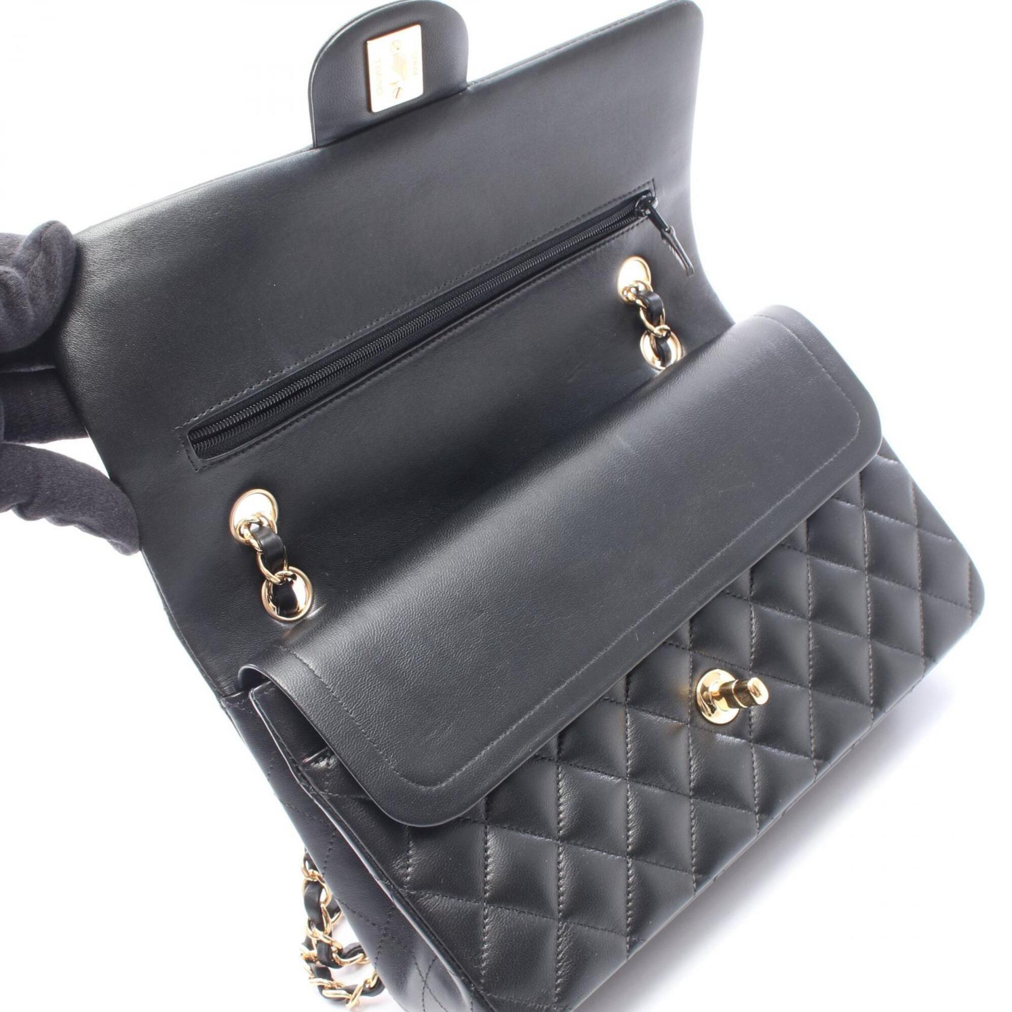 Chanel Black Leather Handbag Shoulder Bag (Pre-Owned)