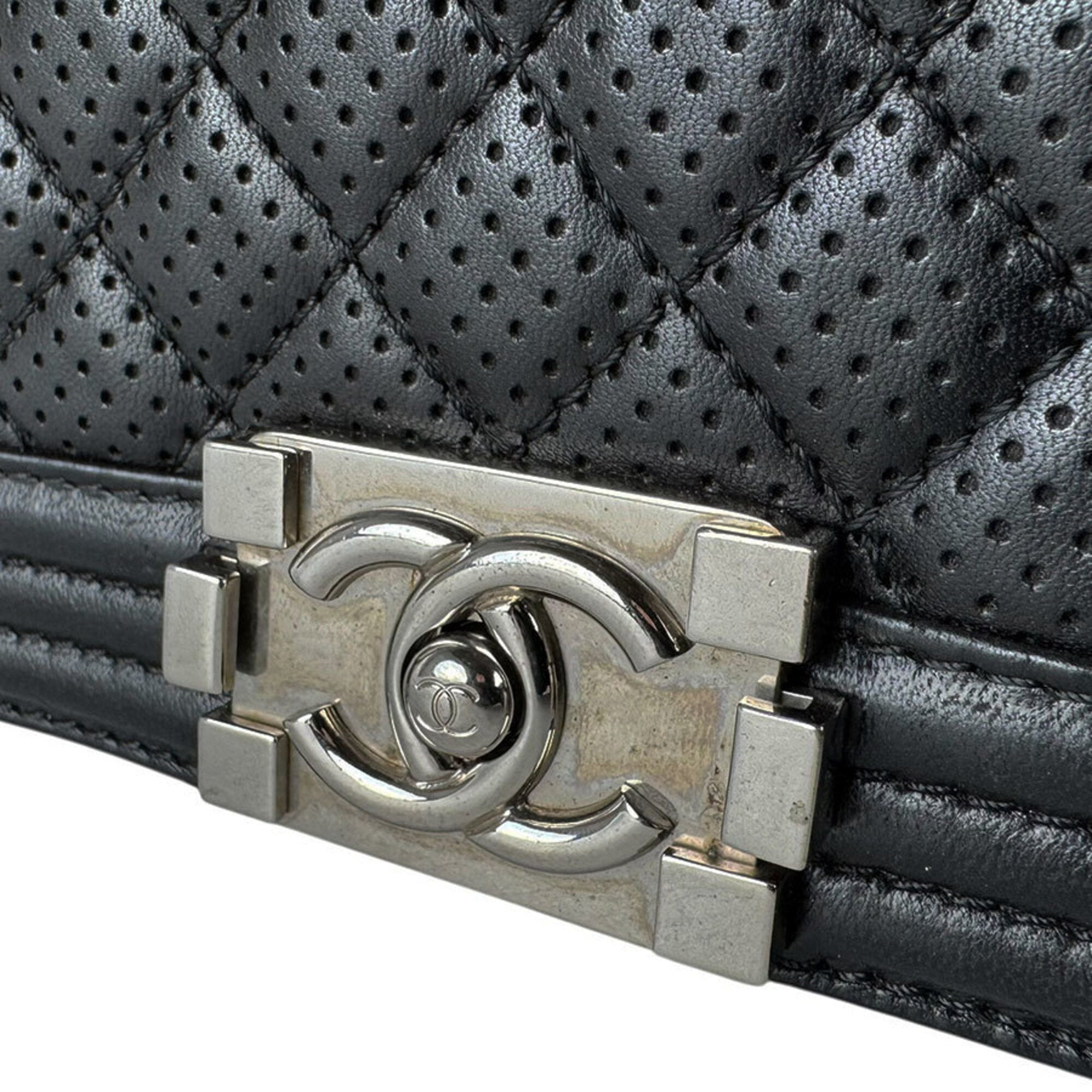 Chanel Black Leather Shoulder Bag (Pre-Owned)