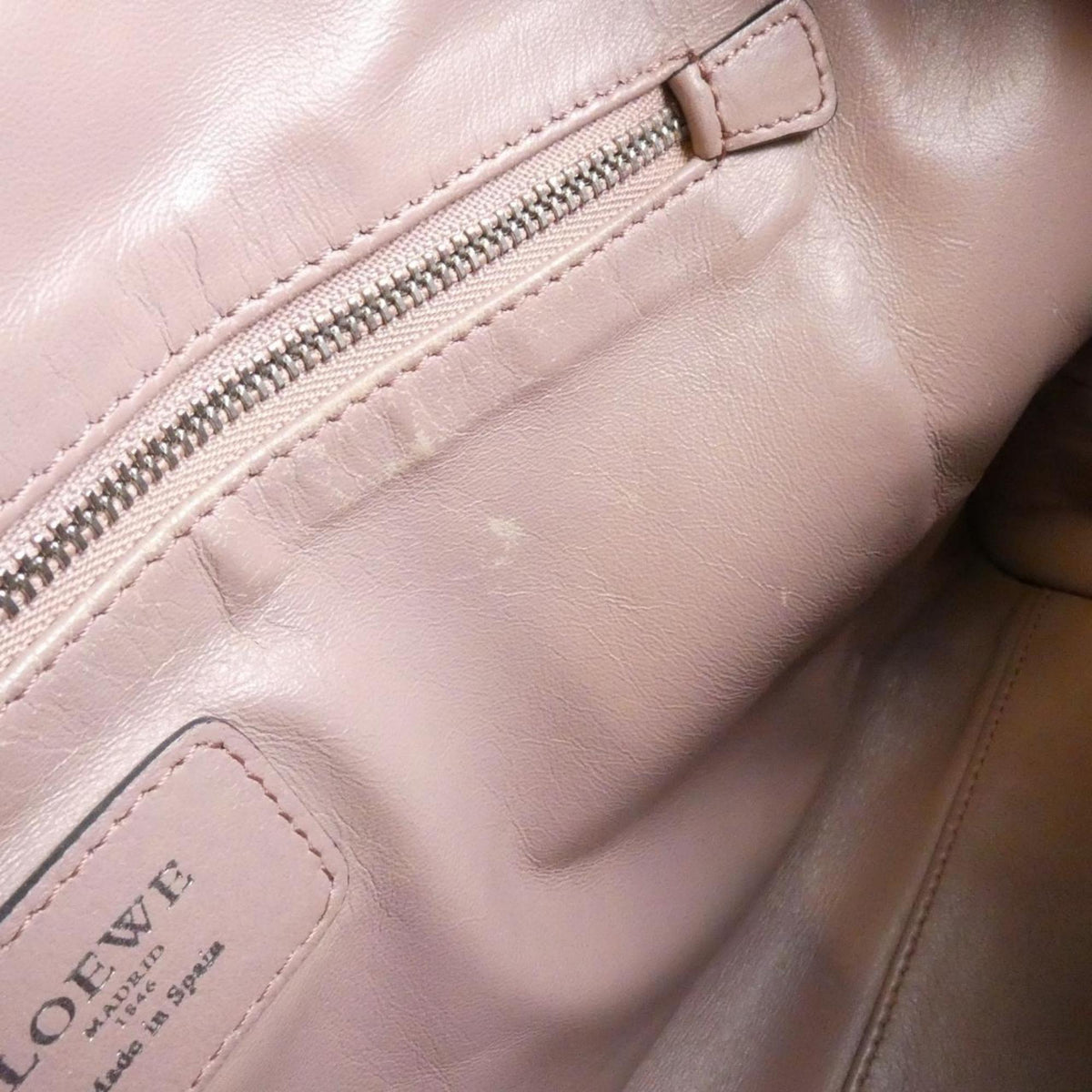 Loewe Pink Leather Handbag (Pre-Owned)