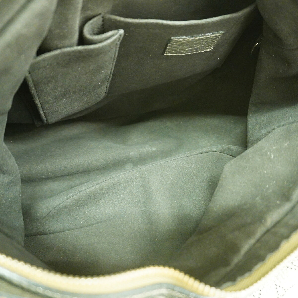 Louis Vuitton Argent Shoulder Bag (Pre-Owned)
