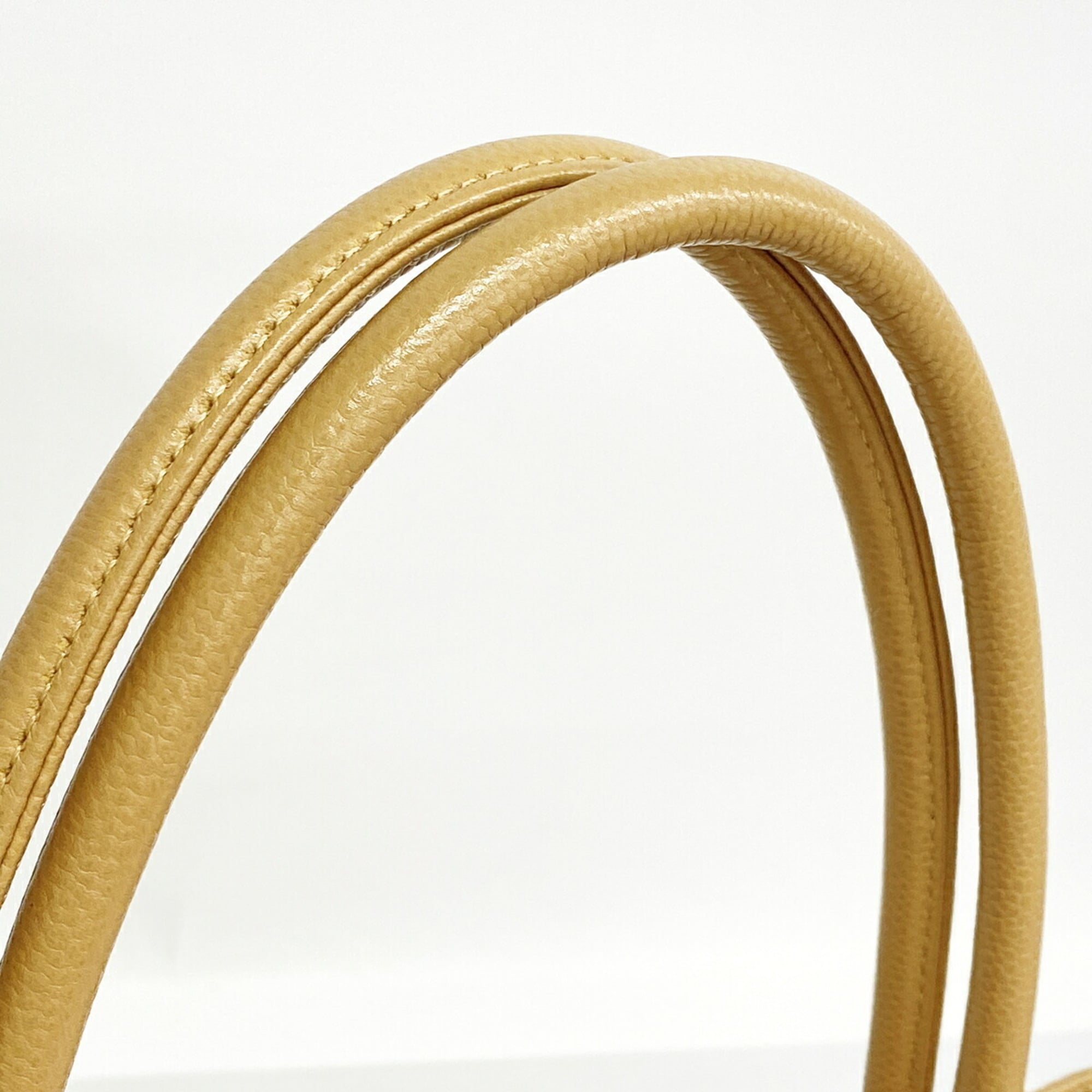 Chanel Beige Grained Calfskin Tote Bag (Pre-Owned)
