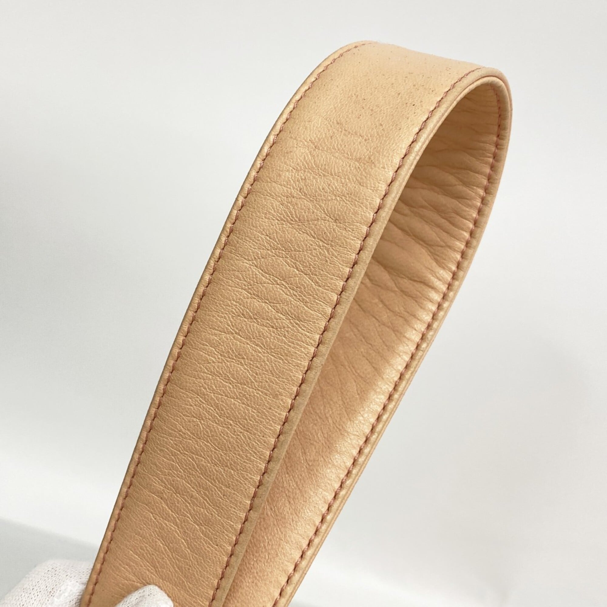 Chanel Pink Leather Shoulder Bag (Pre-Owned)